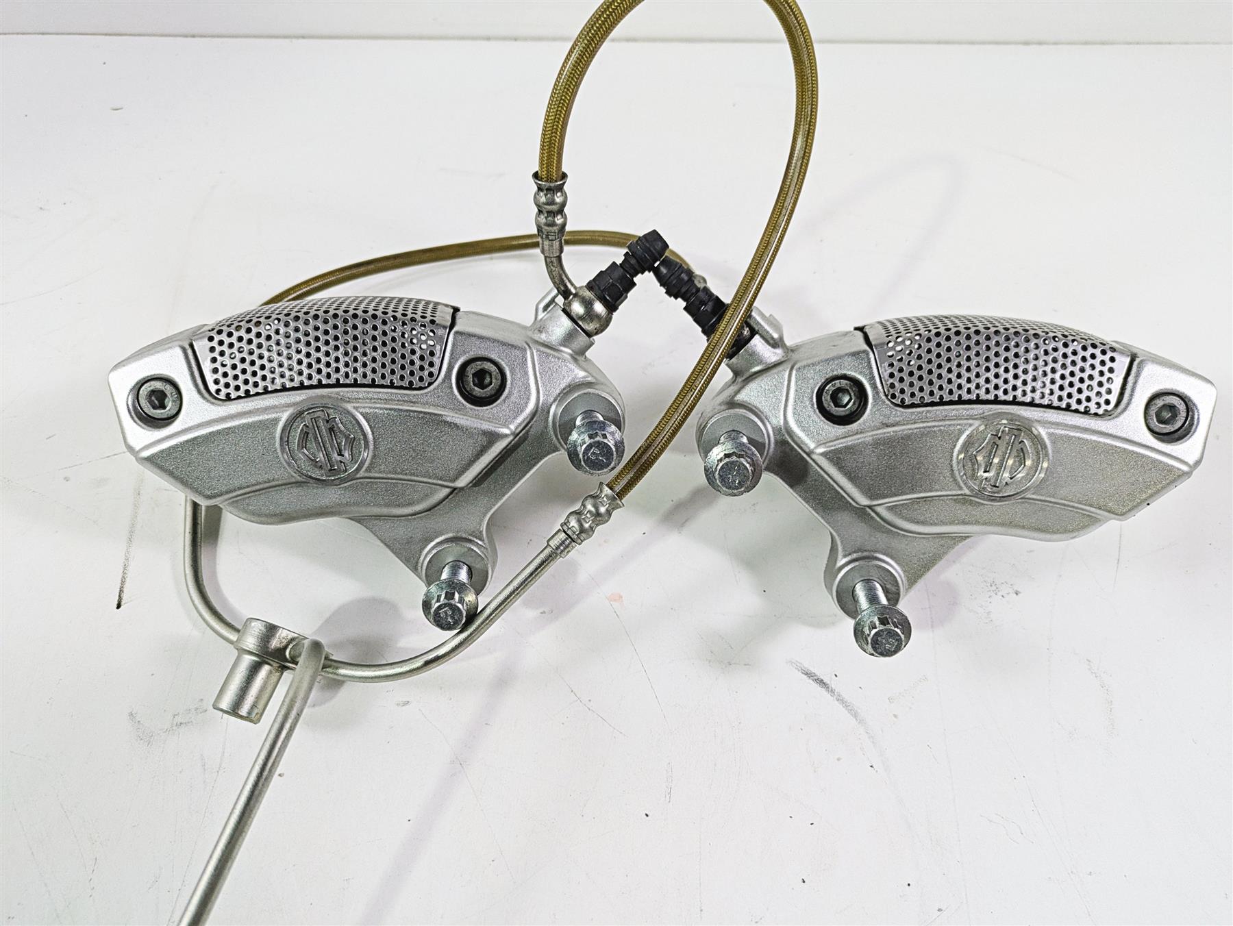 2006 Harley VRSCR Street V-Rod Front Brake Caliper Set Silver 44505-06A 44506-06