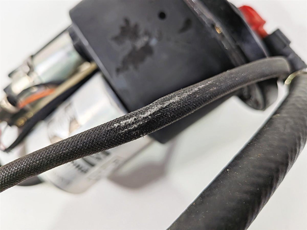 2014 Aprilia RSV4 RR Factory Fuel Gas Petrol Pump - Tested 858726 {{ shop.shopifyCountryName }} - Mototech271