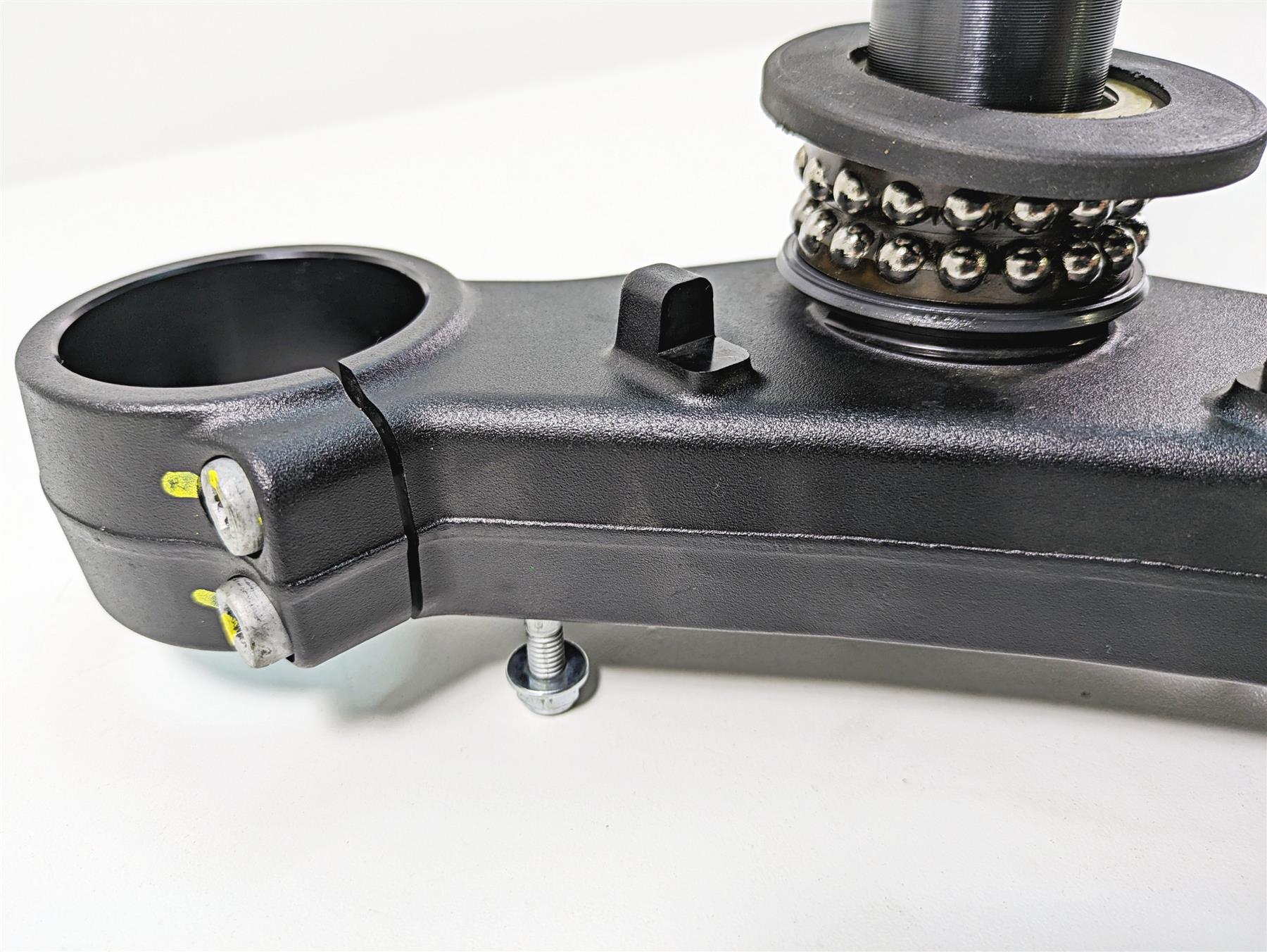 2020 Moto Guzzi V85 TT Adventure Lower Triple Tree Steering Clamp 2B004647 {{ shop.shopifyCountryName }} - Mototech271