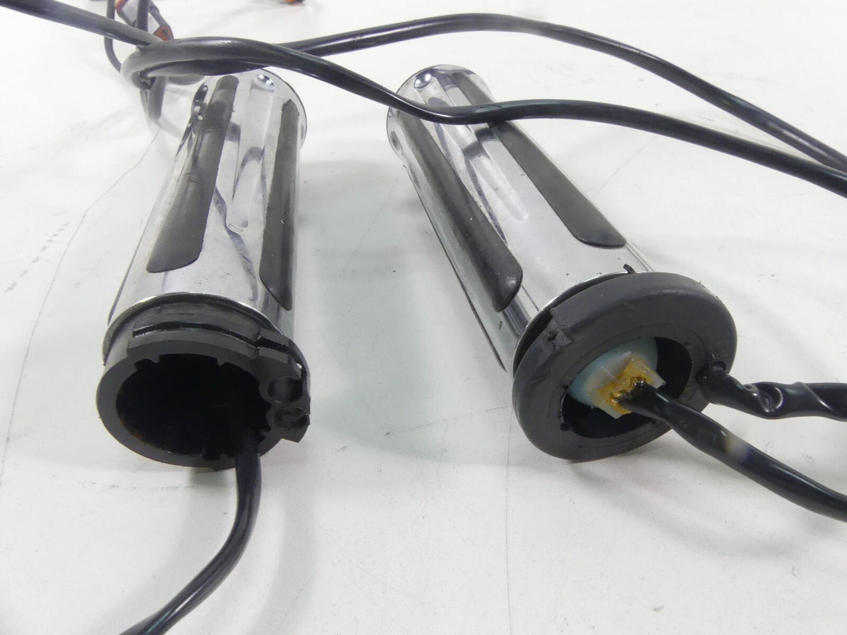 2006 Harley Touring FLHTCU SE CVO Heated Hand Throttle Grip Set 56847-06 {{ shop.shopifyCountryName }} - Mototech271