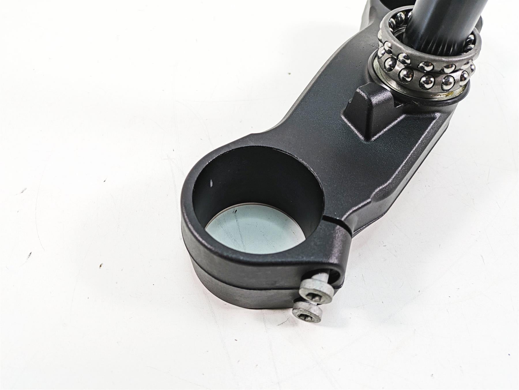 2018 KTM 1090 Adventure R Lower Triple Tree Steering Clamp 6040103203233S {{ shop.shopifyCountryName }} - Mototech271