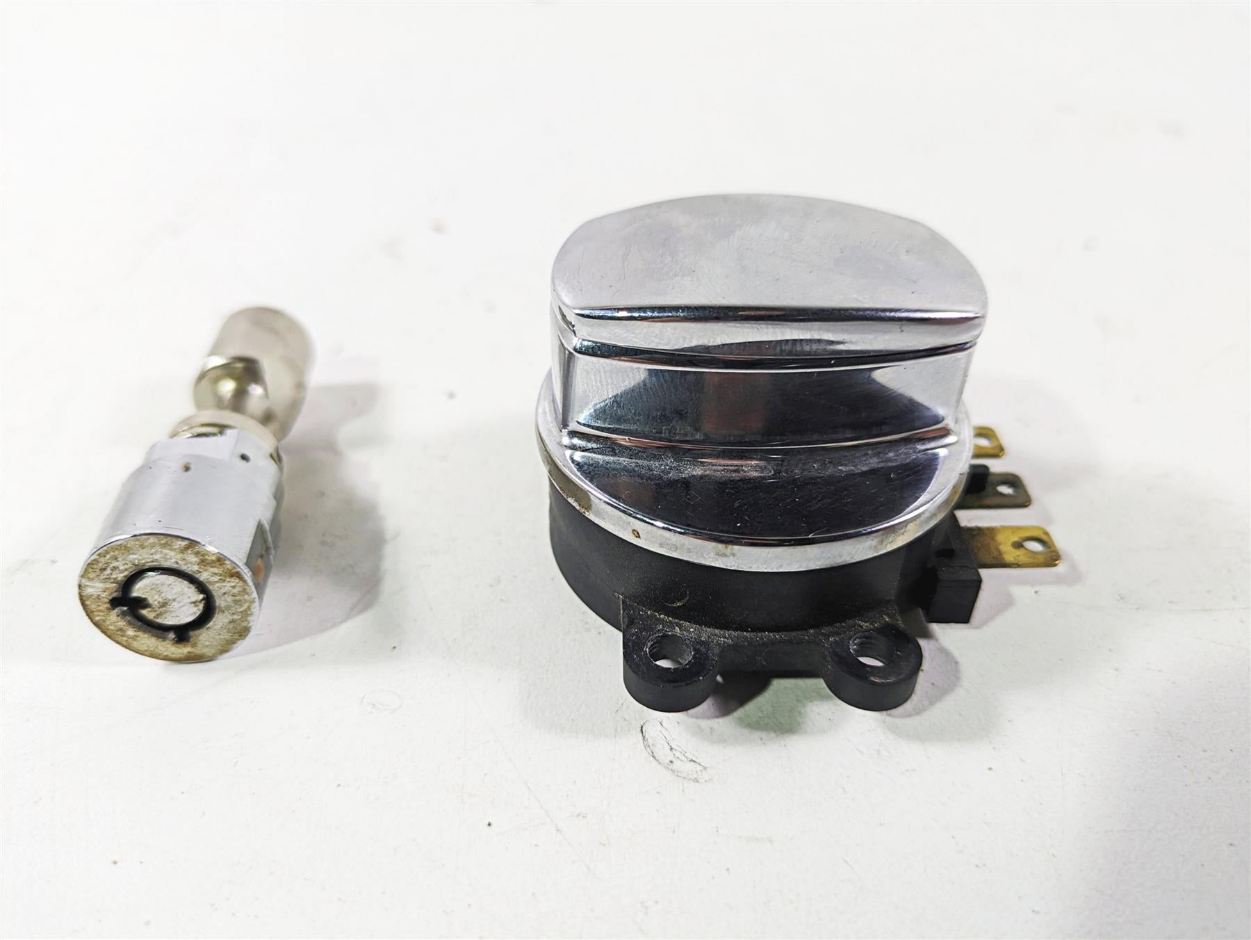 2003 Harley FLSTC Softail Heritage 100th Ignition Switch Key Lock Set 71450-04 {{ shop.shopifyCountryName }} - Mototech271