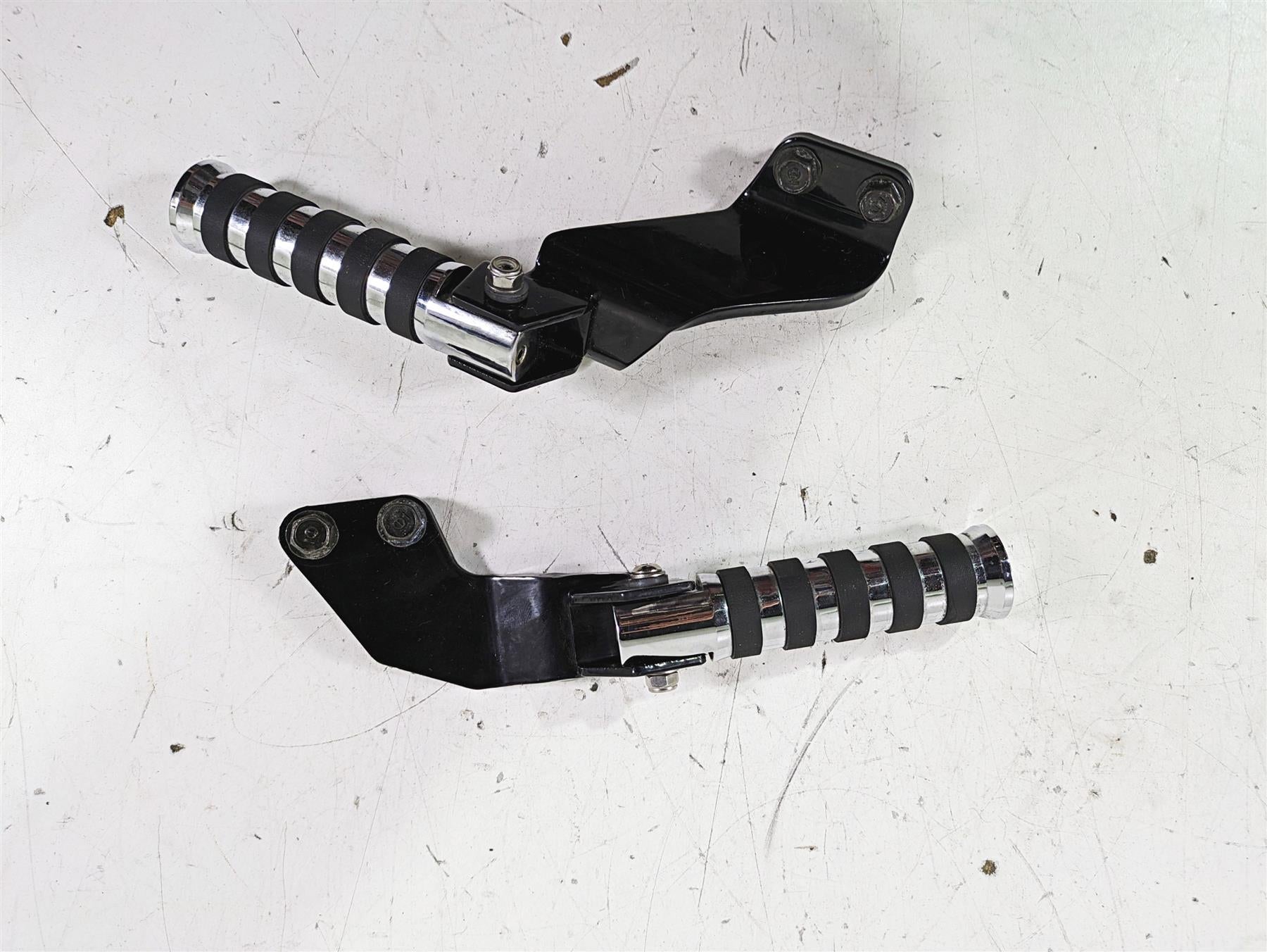 2002 Honda VTX1800 Retro Rear Passenger Footpeg Set 50680-MCV-000 50685-MCV-000 {{ shop.shopifyCountryName }} - Mototech271