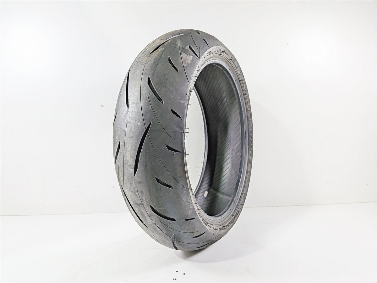 Used Motorcycle Rear Tire Dunlop Sportmax Roadsport 2 190/50R17 45238822 {{ shop.shopifyCountryName }} - Mototech271