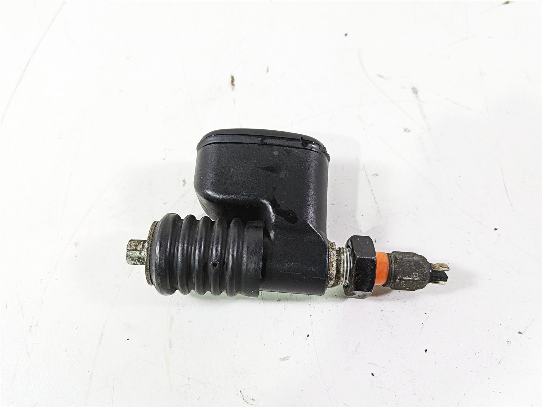 2012 Harley FLD Dyna Switchback Rear Brake Master Cylinder READ 42474-06C | Mototech271