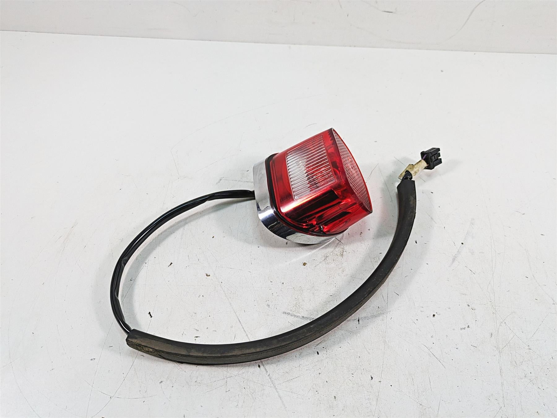 2006 Harley FLSTI Softail Heritage Tail Light Lamp Taillight 68140-04 {{ shop.shopifyCountryName }} - Mototech271