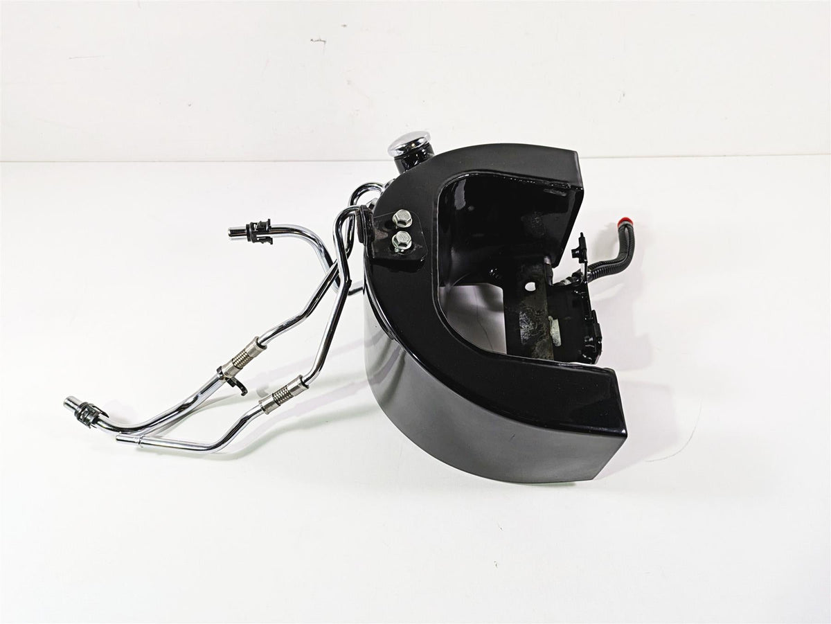 2009 Harley FLSTSB Cross Bones Oil Tank Reservoir & Lines - No Leaks 62507-09DH {{ shop.shopifyCountryName }} - Mototech271