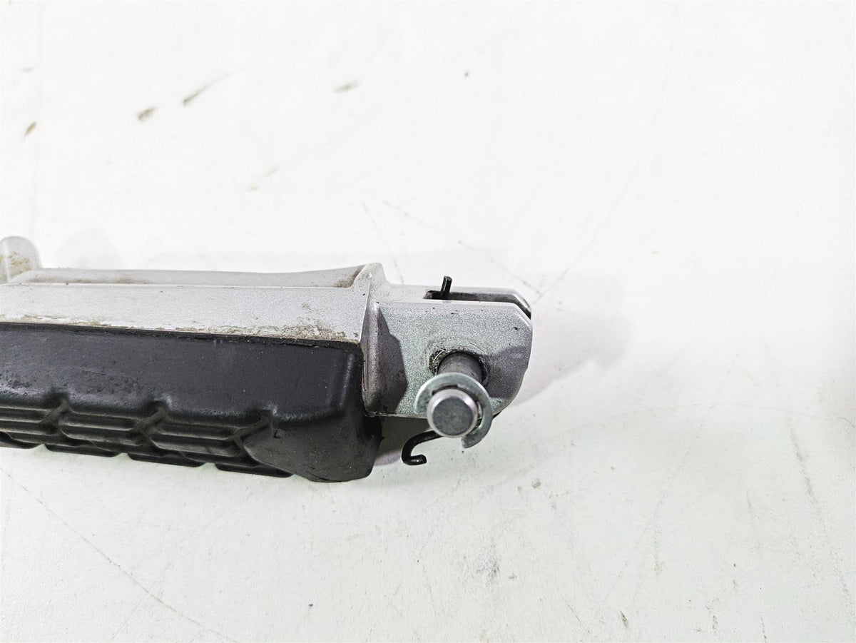 2023 BMW G310R K03 Front Rider Foot Peg Rest Set 46718553971 46718553972 {{ shop.shopifyCountryName }} - Mototech271