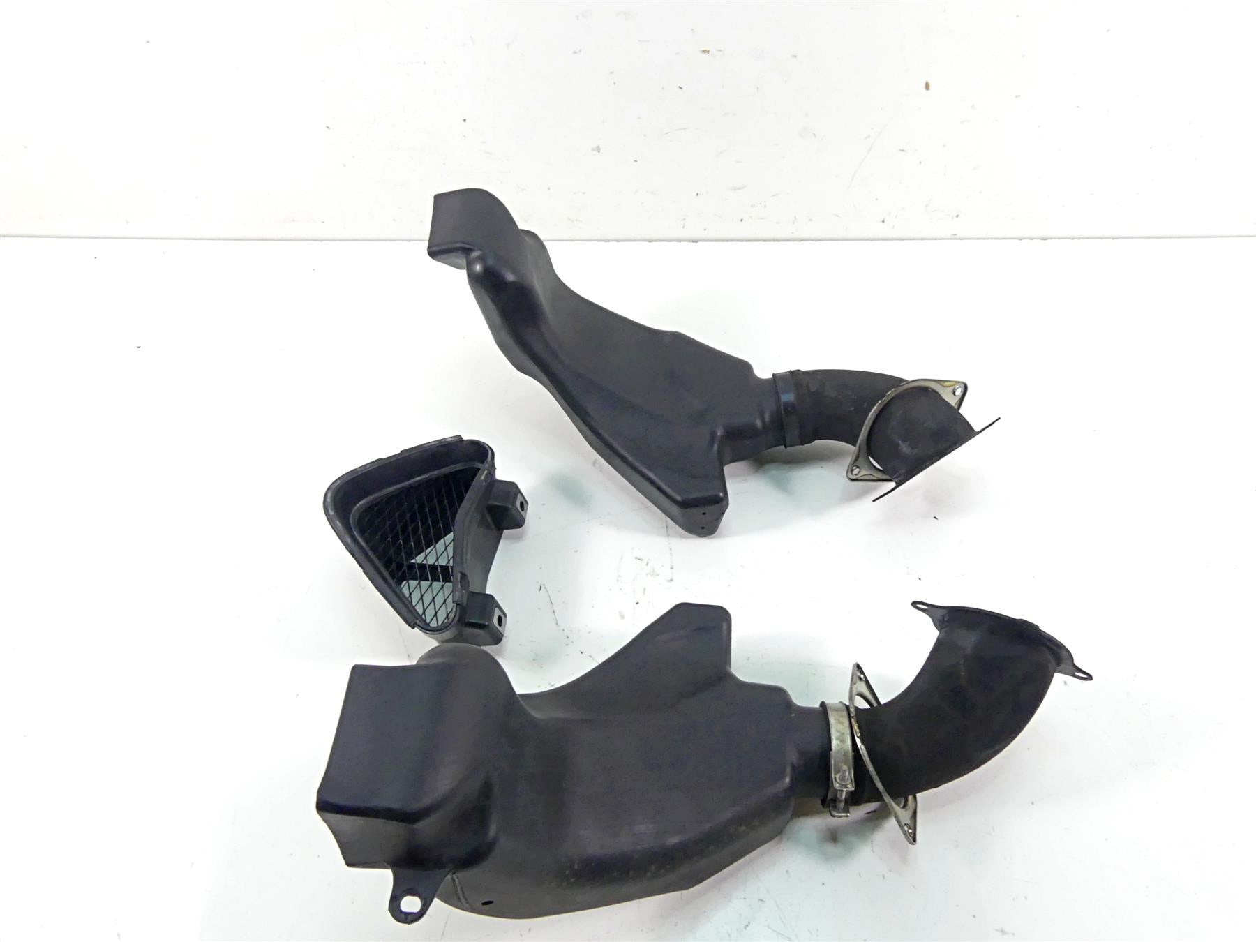 2010 Kawasaki ZX1400 ZX14 R Ninja Front Air Ram & Center Duct Set 14073-0099 {{ shop.shopifyCountryName }} - Mototech271