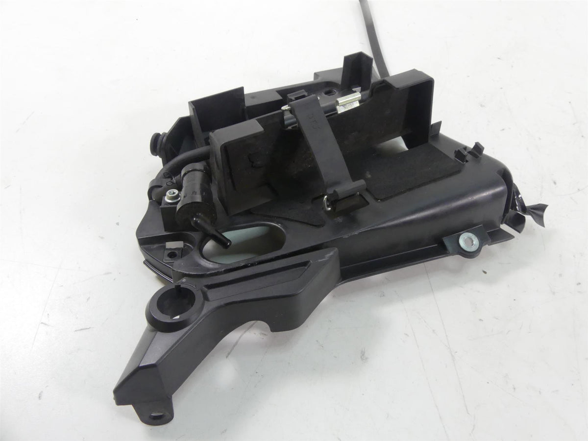 2013 Yamaha VMX17 V-Max 1700 Left Side Cover Fairing & Holder 2S3-21731-10-00 {{ shop.shopifyCountryName }} - Mototech271