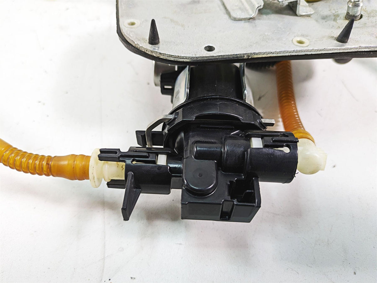 2013 Harley Softail FLSTC Heritage Classic Fuel Gas Pump & Sender 75284-08A {{ shop.shopifyCountryName }} - Mototech271