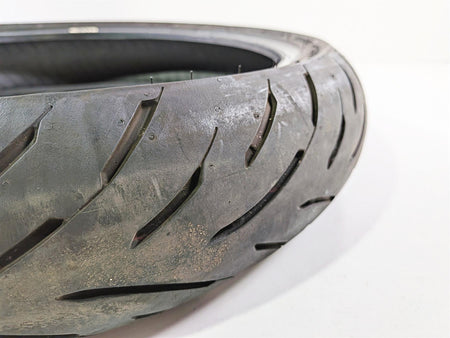 Used Front Front Dunlop Sportmax GPR-300 110/70R17 Tire HJDD7R4N9F {{ shop.shopifyCountryName }} - Mototech271