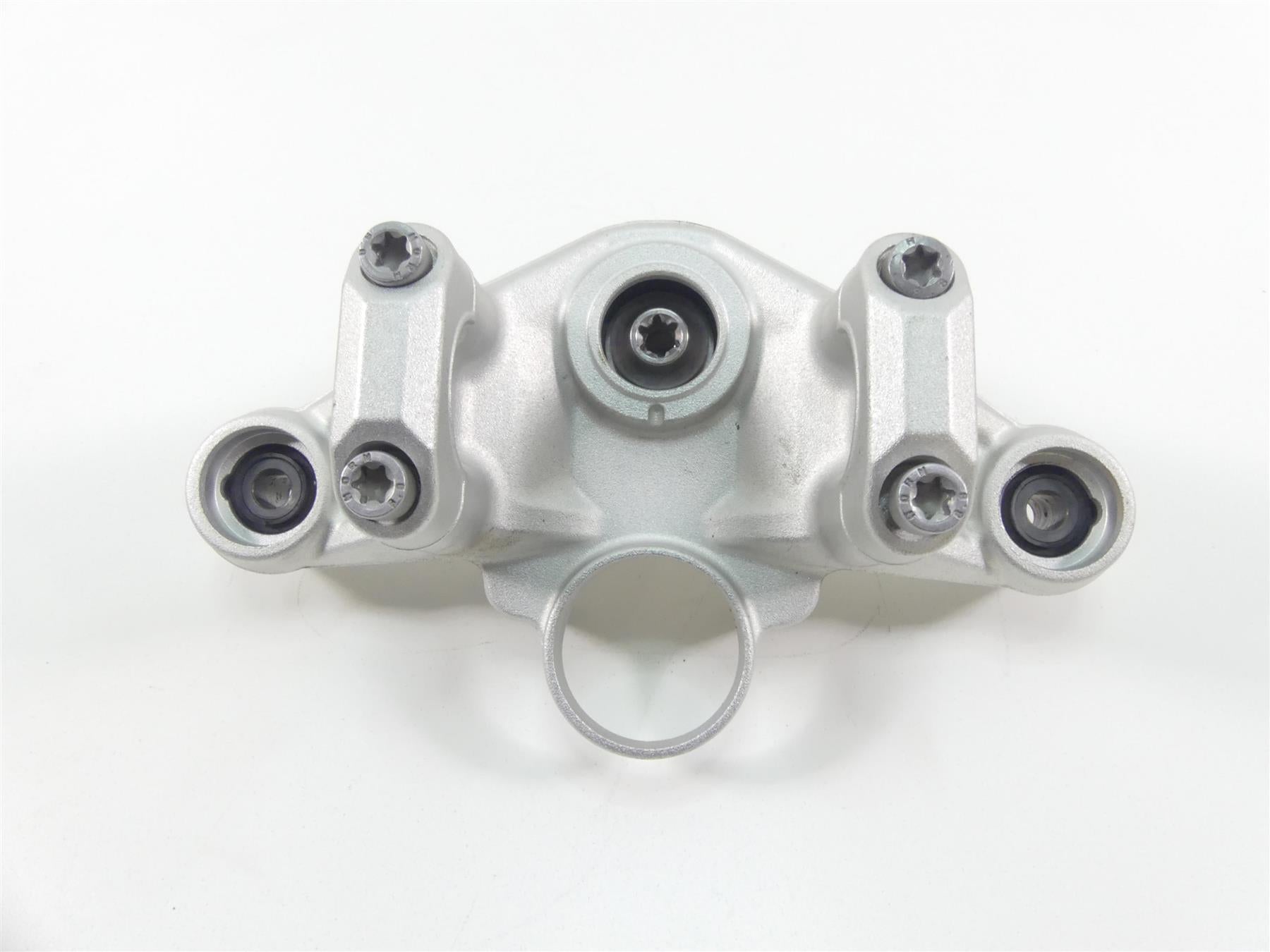 2019 BMW R1250GS K50 Upper Triple Tree Steering Clamp 31428555849 {{ shop.shopifyCountryName }} - Mototech271