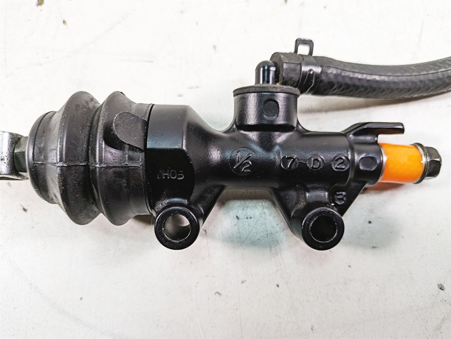 2007 Harley Sportster XL1200 C Rear Brake Master Cylinder 1/2" 42521-07 {{ shop.shopifyCountryName }} - Mototech271