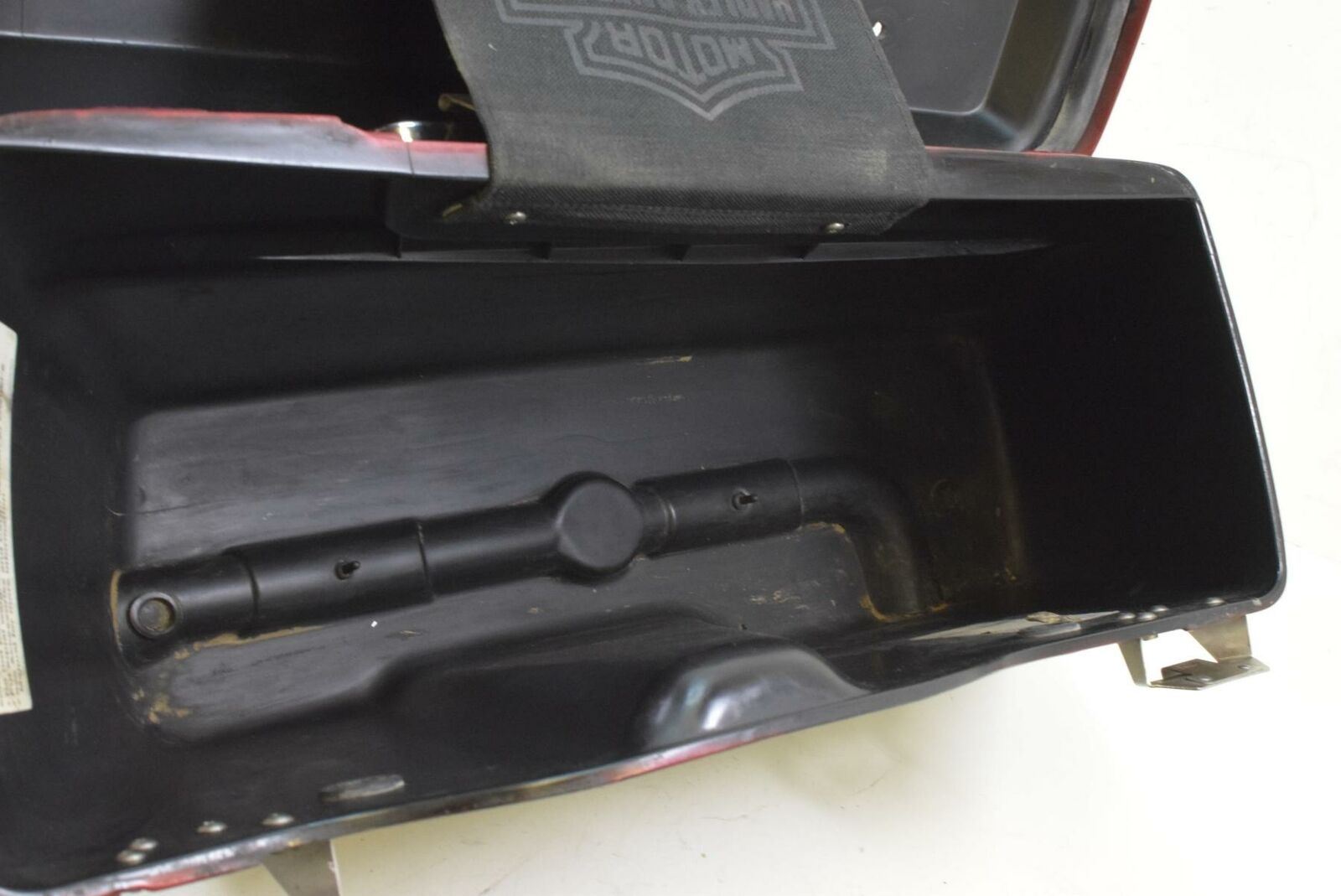 2006 Harley Touring FLHTCUI Electra Glide Right Saddle Bag Saddlebag 90752-93 {{ shop.shopifyCountryName }} - Mototech271