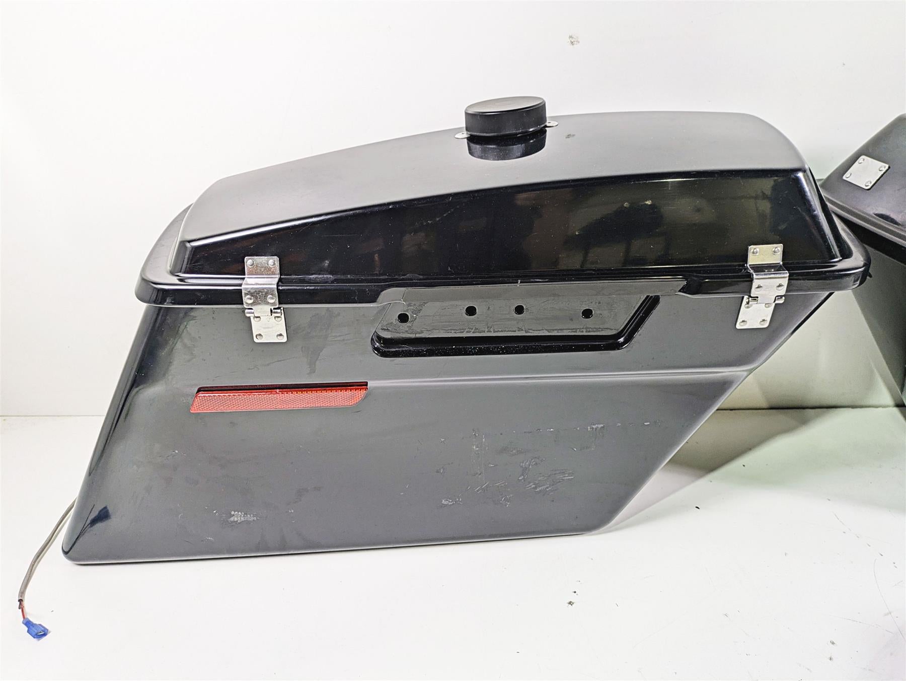 2008 Harley Touring FLHTP Electra Glide Saddlebag Saddle Bag Set 90634-93 {{ shop.shopifyCountryName }} - Mototech271
