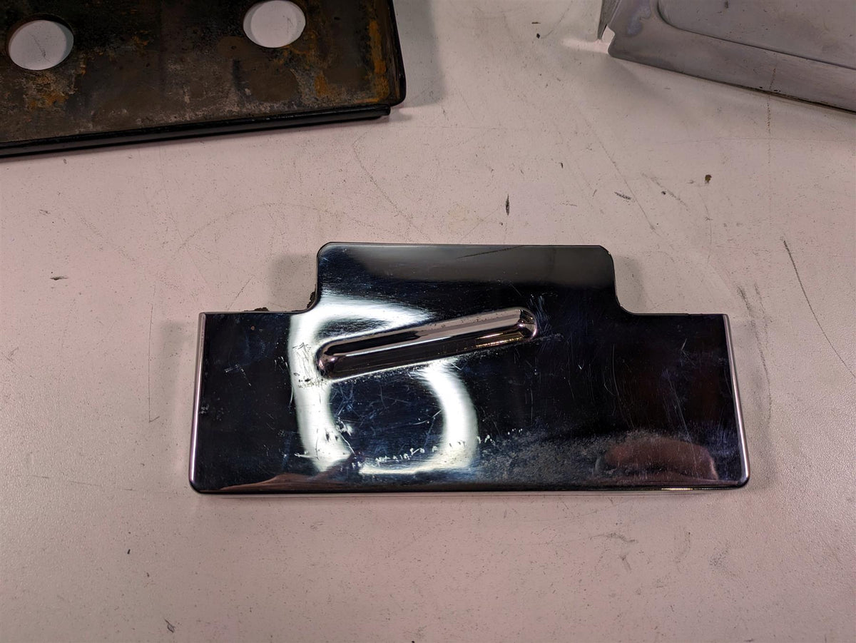 2000 Harley Dyna FXDL Low Rider Battery Box Tray & Chrome Cover 66375-97 {{ shop.shopifyCountryName }} - Mototech271