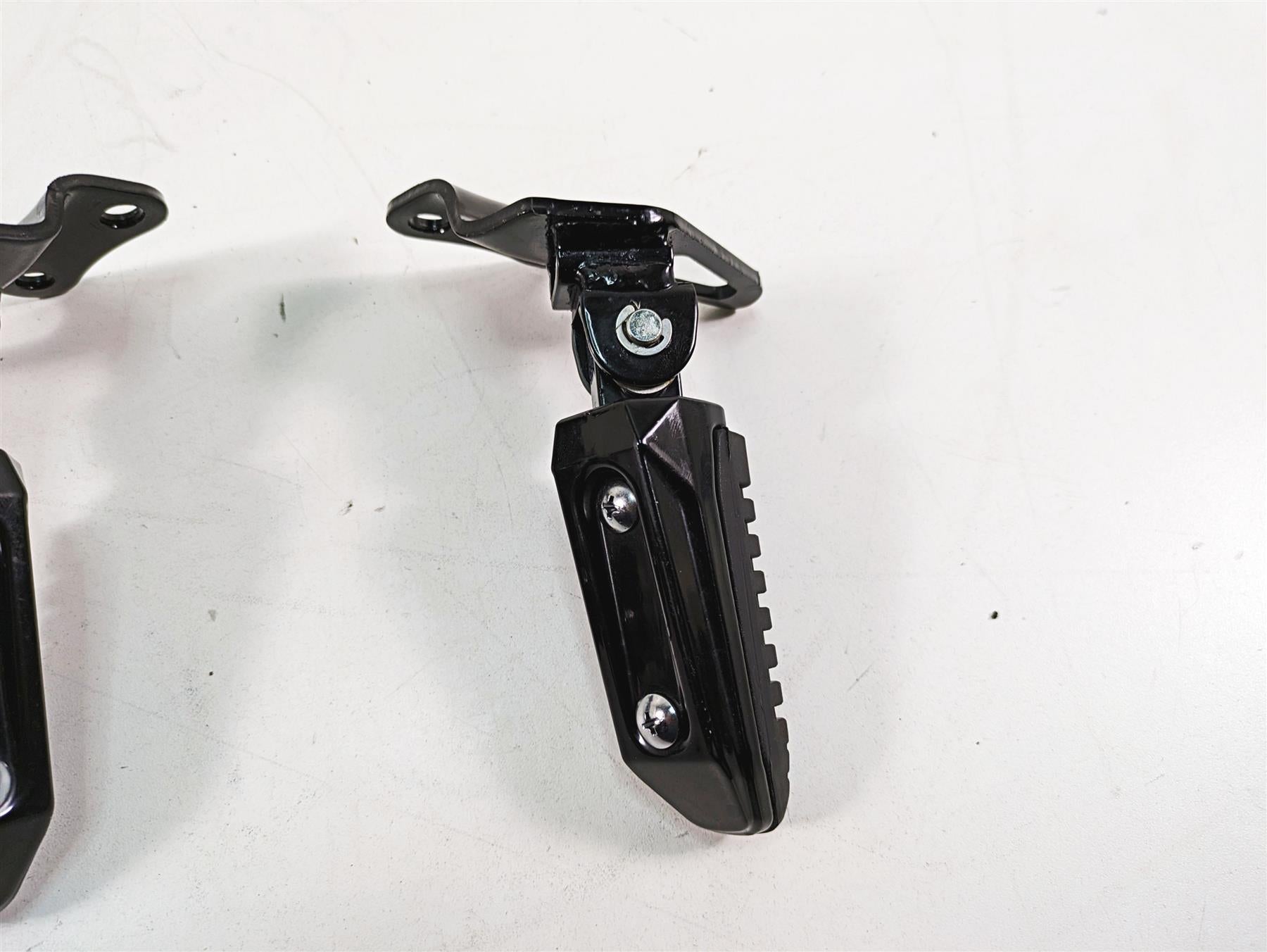 2016 Suzuki M109R VZR1800 Rear Passenger Footpeg Set 43600-48G00 43700-48G00 {{ shop.shopifyCountryName }} - Mototech271