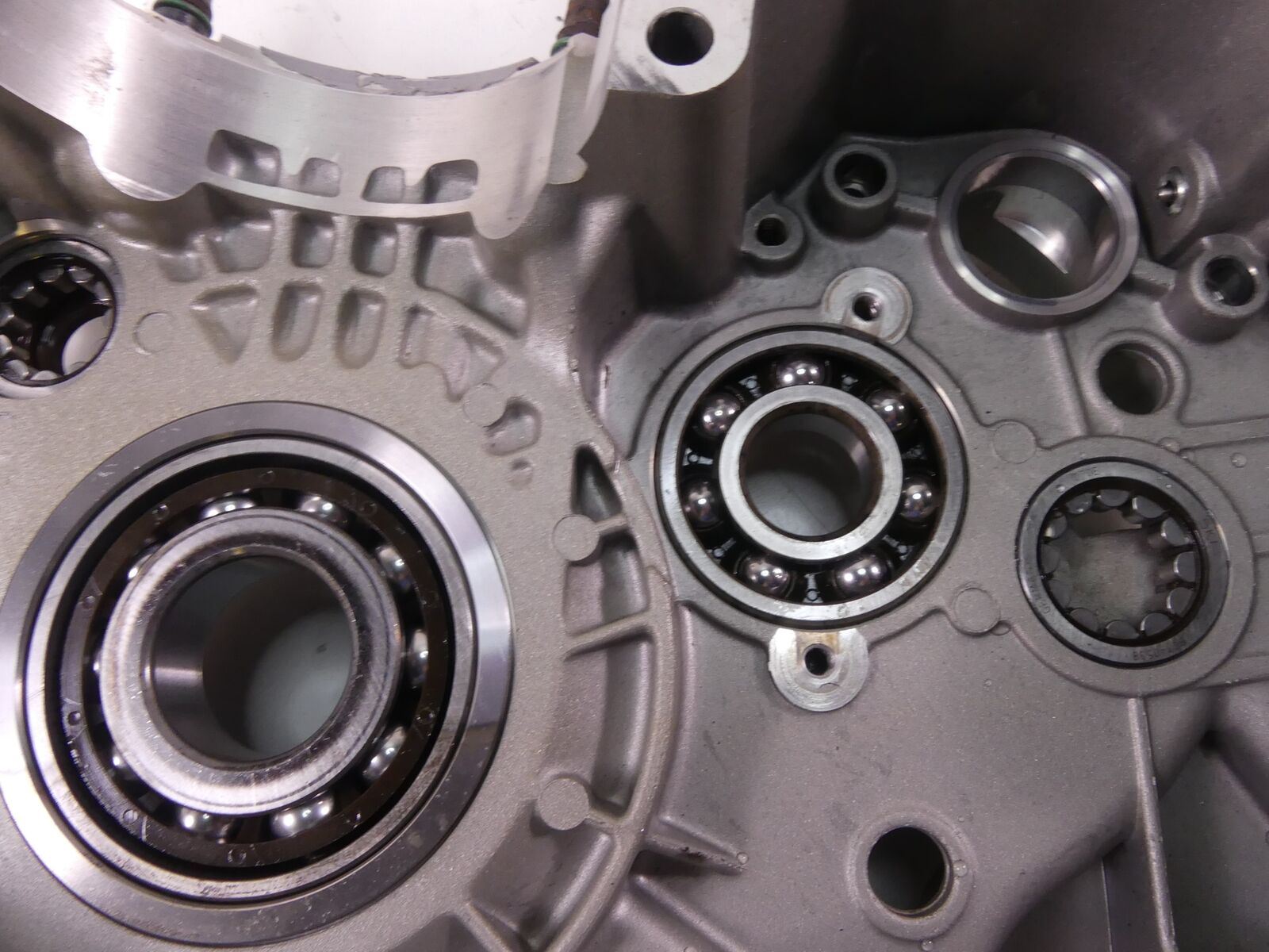 2008 Ducati 1098 S Engine Motor Cases Housing Crankcase Halfes Set Pair 22521265 {{ shop.shopifyCountryName }} - Mototech271