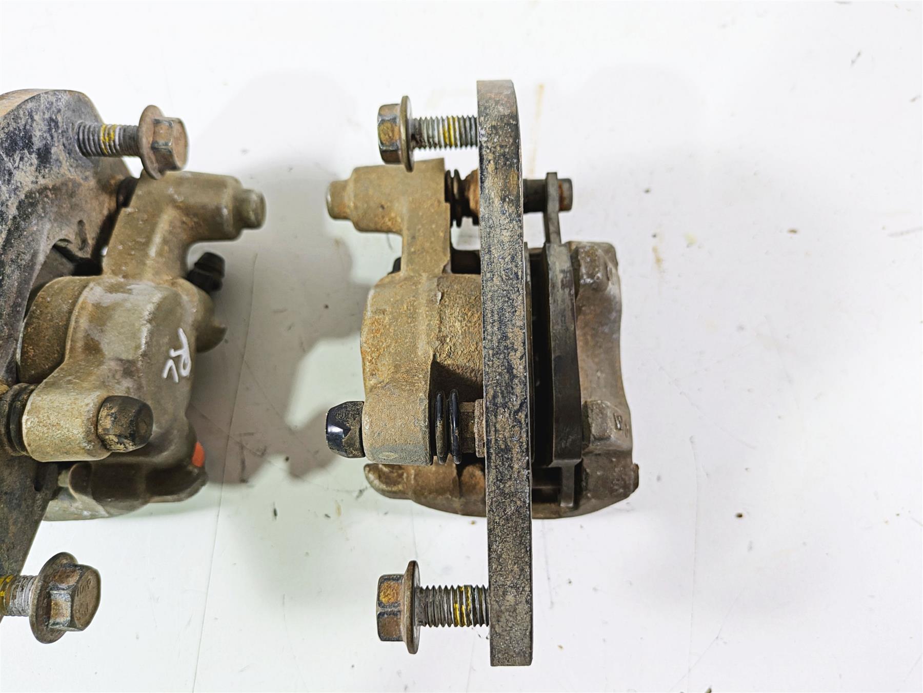2022 Can-Am Defender XMR HD10 Rear Brake Caliper Set 705601928 705601929 {{ shop.shopifyCountryName }} - Mototech271