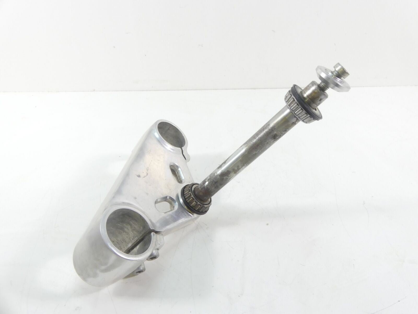 2015 Harley VRSCF Muscle V-Rod Lower Triple Tree Steering Yoke -Read 46892-09B {{ shop.shopifyCountryName }} - Mototech271