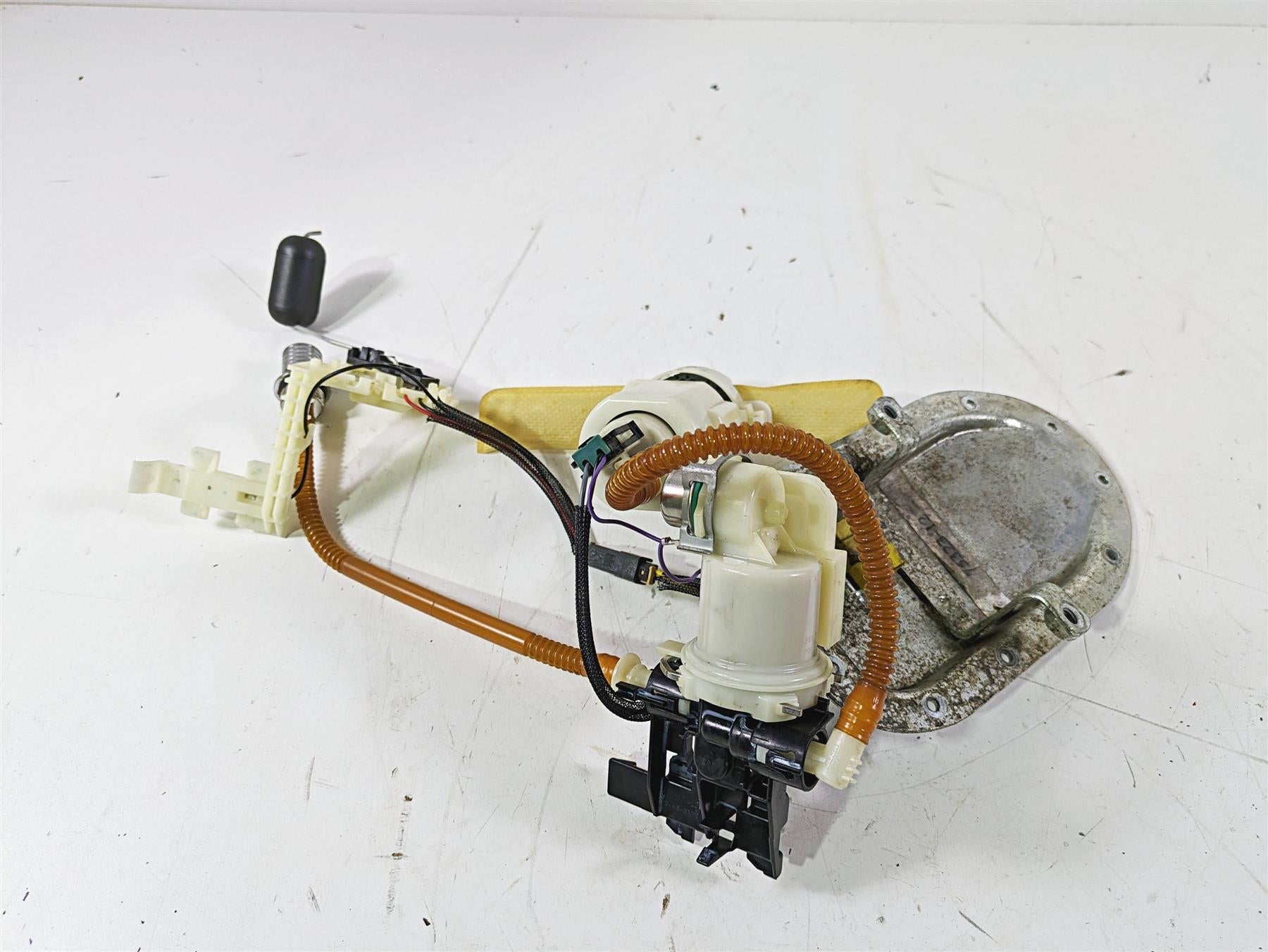 2012 Harley FLD Dyna Switchback Fuel Gas Petrol Pump - READ 75218-04D {{ shop.shopifyCountryName }} - Mototech271