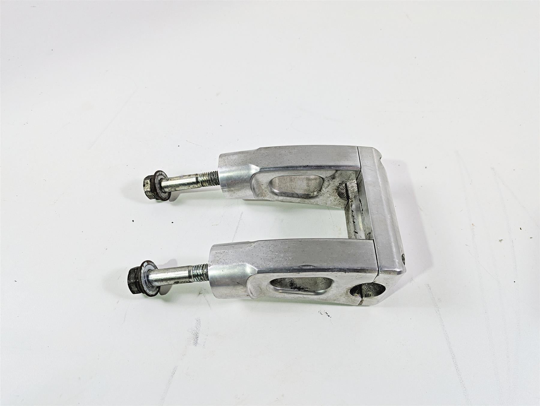 2002 Indian Spirit Deluxe Handlebar Riser Holder 39-047 39-048 {{ shop.shopifyCountryName }} - Mototech271