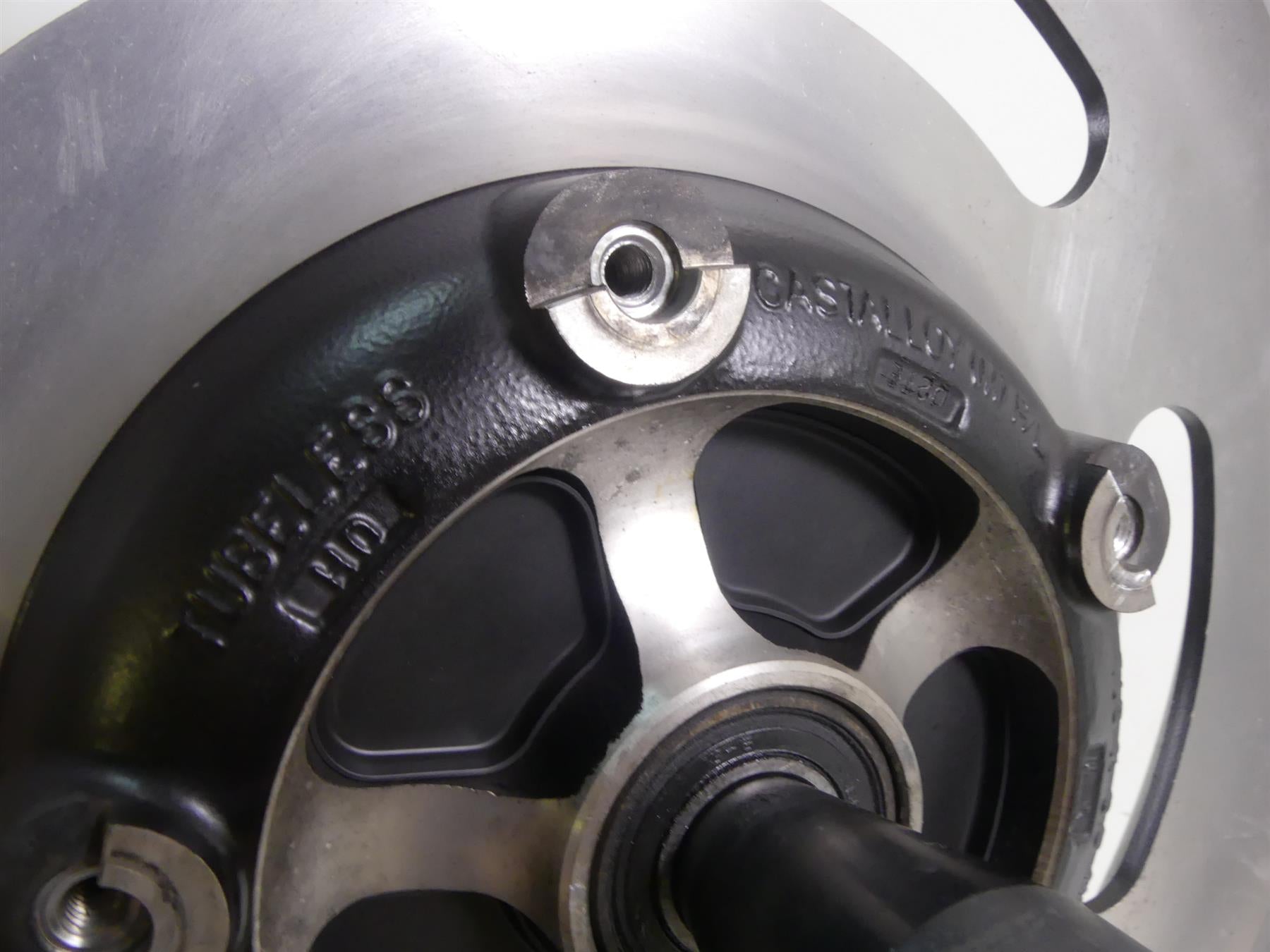 2006 Harley VRSCD Night V Rod Front Cast Wheel Rim 19x3 - Read 40868-06 {{ shop.shopifyCountryName }} - Mototech271