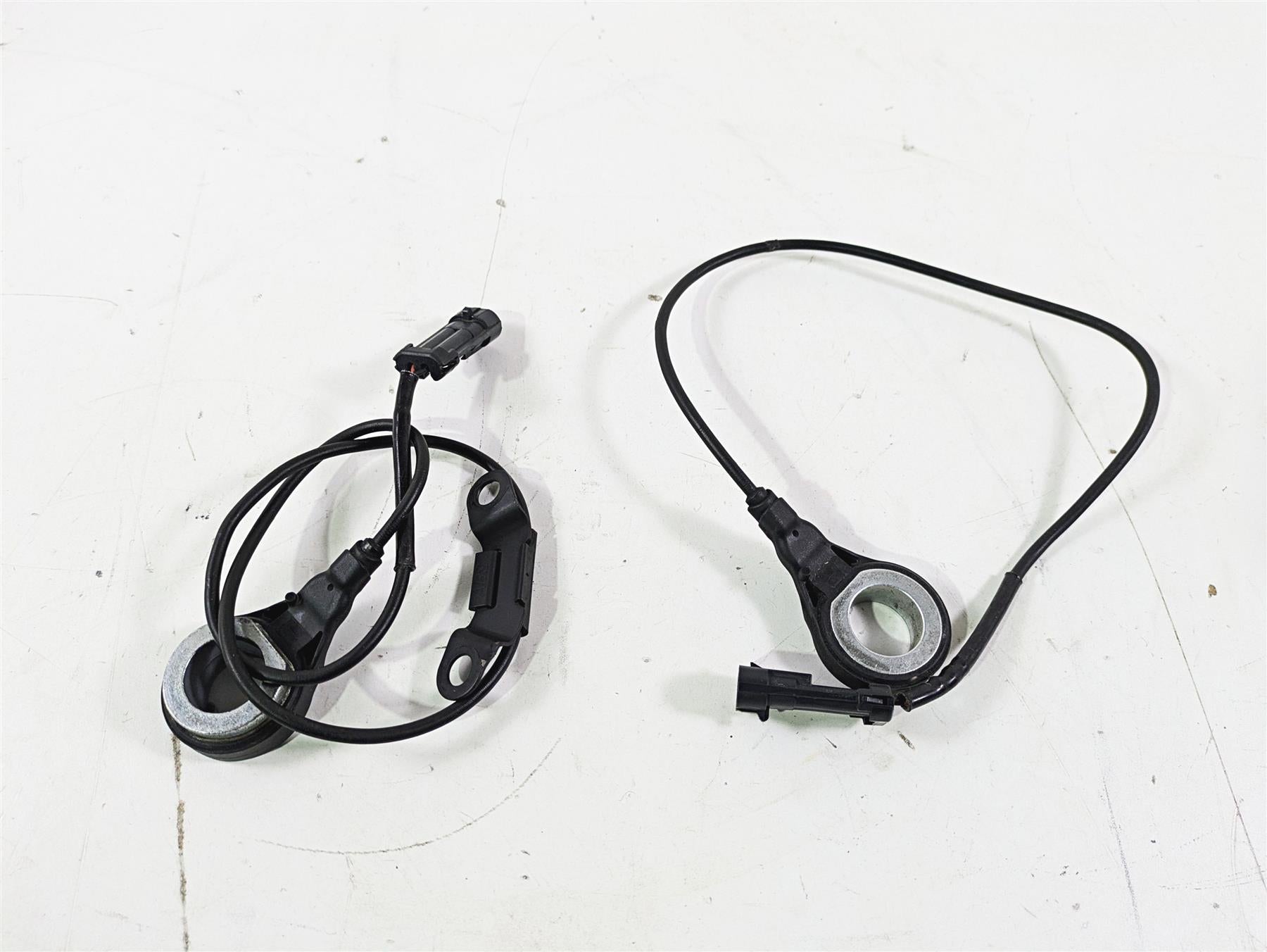 2008 Harley Touring FLHTP Electra Glide Abs Wheel Speed Sensor Set 40614-08 {{ shop.shopifyCountryName }} - Mototech271