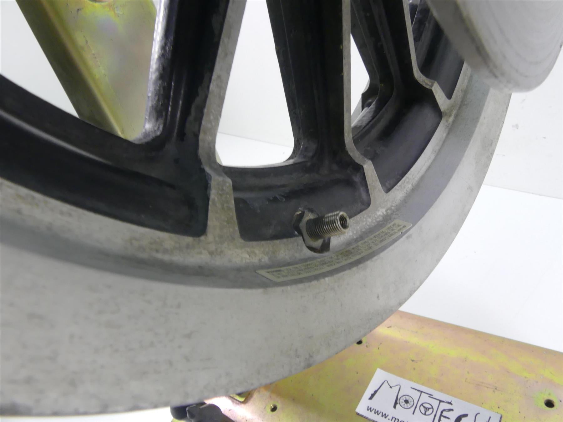 1999 Harley Dyna FXDS Convertible Straight Rear 13 Spoke Wheel 16x3 41012-96 {{ shop.shopifyCountryName }} - Mototech271