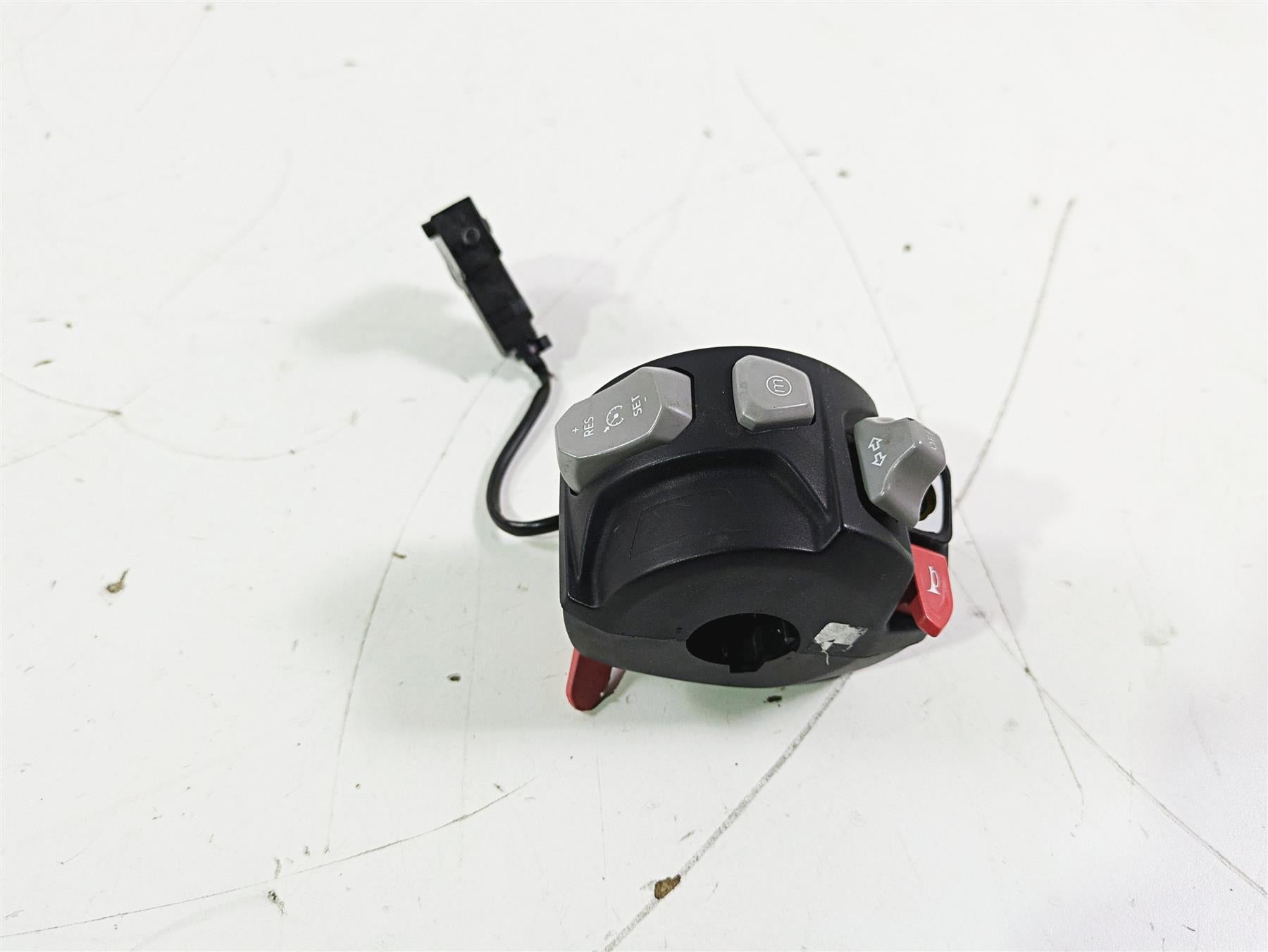 2019 Triumph Speed Triple RS 1050 Left Hand Control Switch READ T2044780 {{ shop.shopifyCountryName }} - Mototech271