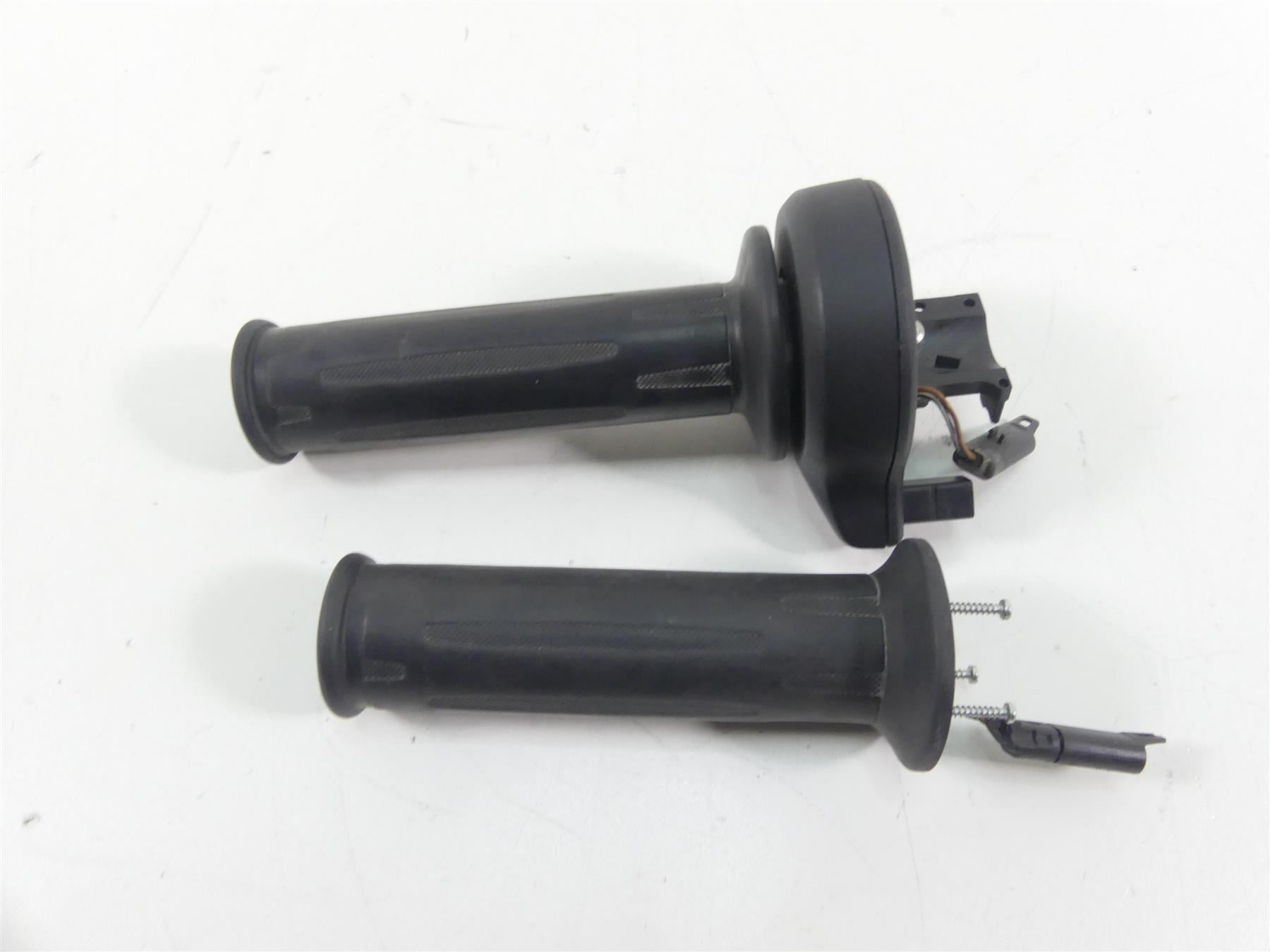 2013 BMW R1200GS GSW K50 Heated E-Throttle Cruise Control Grip Set 61318522472 {{ shop.shopifyCountryName }} - Mototech271