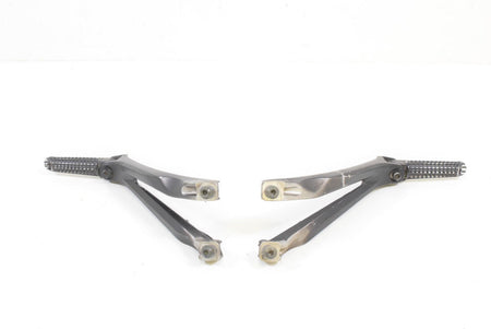 2005 Yamaha YZFR1 YZF R1 Rear Passenger Foot Peg Footpeg Set R 5VY-2741L-00-00 {{ shop.shopifyCountryName }} - Mototech271