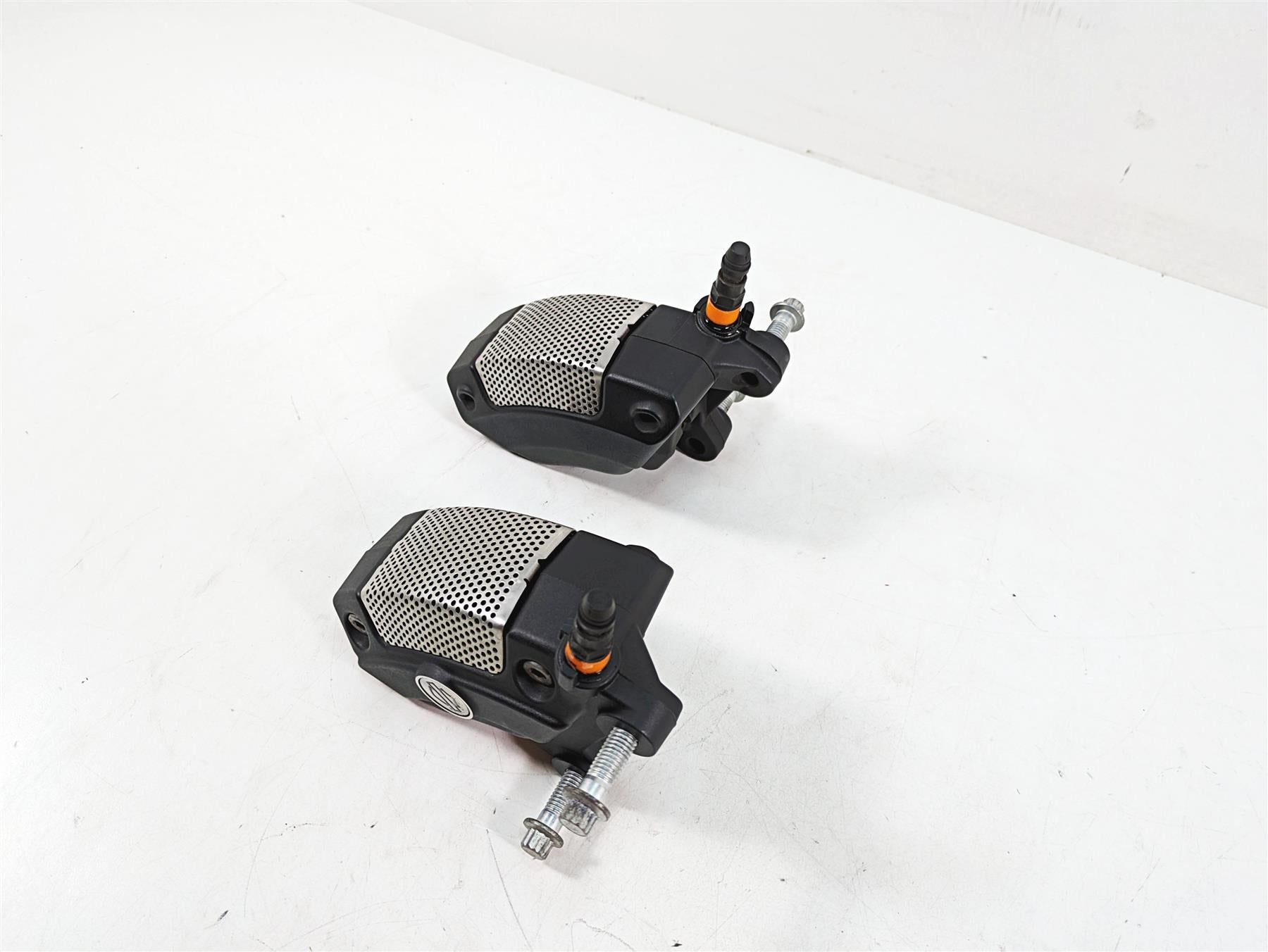 2020 Harley Touring FLHX Street Glide Front Brake Caliper Set 43027-08 44023-08 {{ shop.shopifyCountryName }} - Mototech271