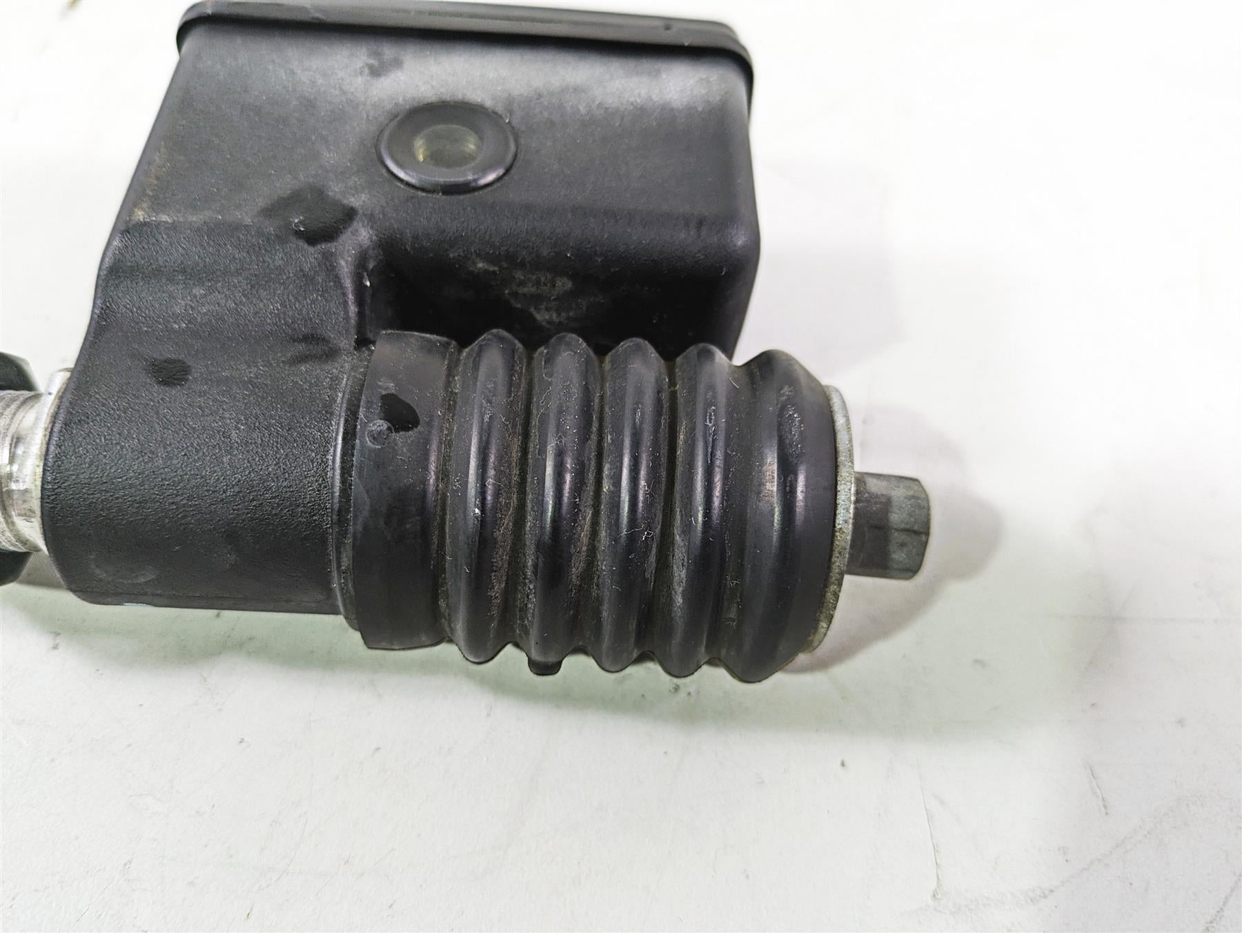 2003 Harley Dyna FXDL Low Rider 100TH Rear Brake Master Cylinder 42474-90C {{ shop.shopifyCountryName }} - Mototech271