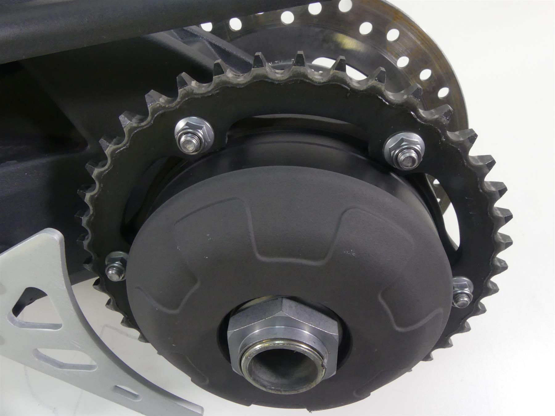 2015 Triumph 1050 Speed Triple R Rear Swingarm & Axle Set T2050897 T2012432 {{ shop.shopifyCountryName }} - Mototech271