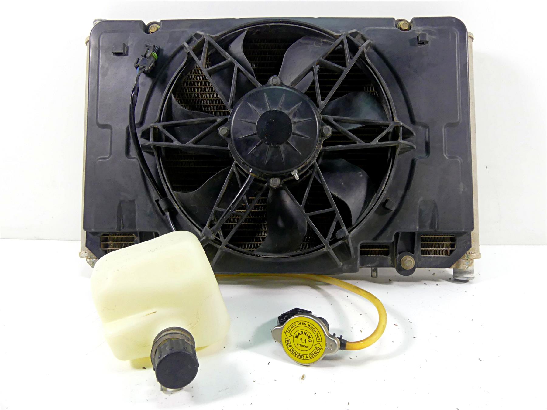 2018 Can Am Commander 1000R XT Radiator Fan Reservoir Set 709200395 709200566 {{ shop.shopifyCountryName }} - Mototech271