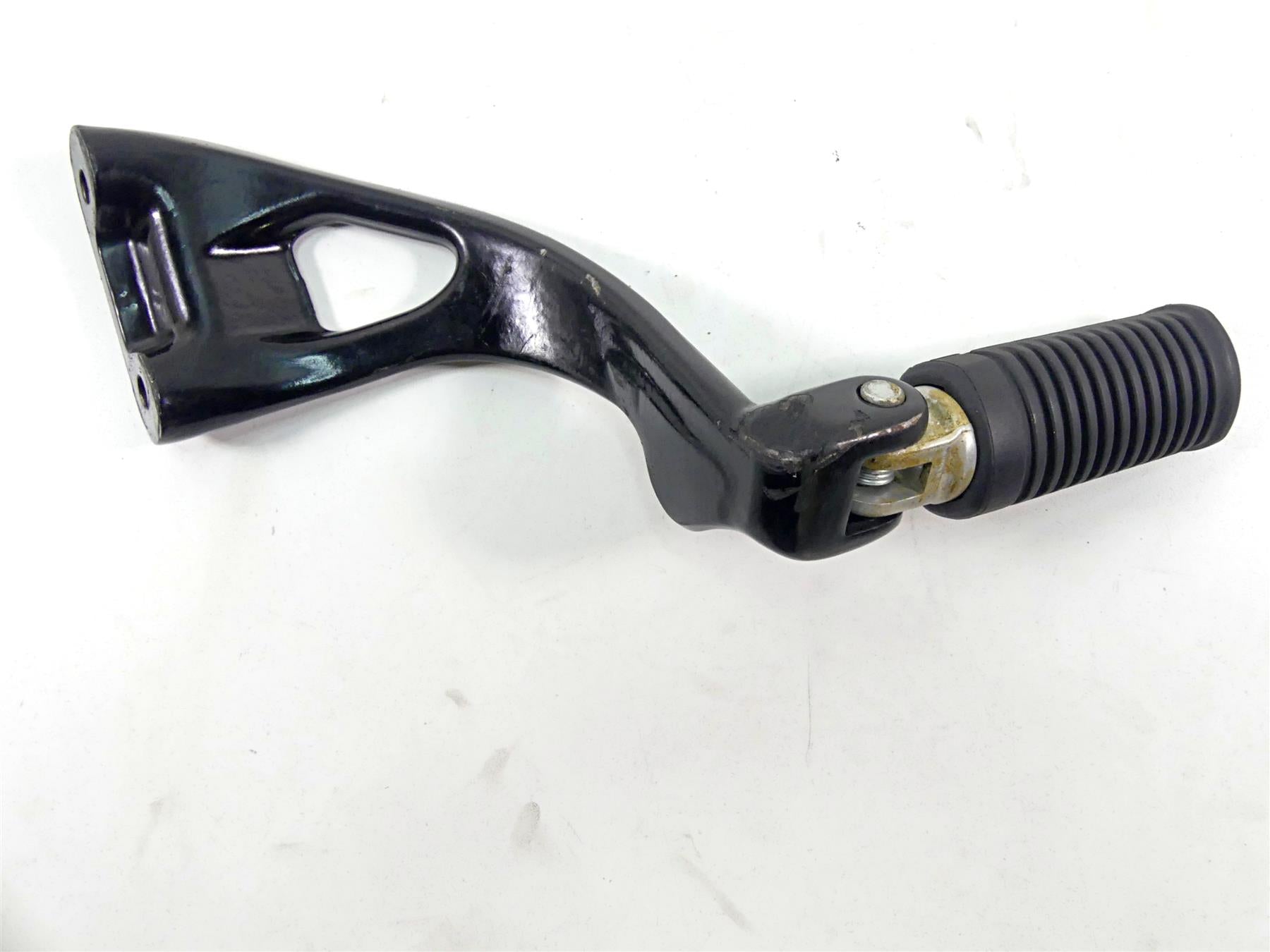 2020 Harley Softail FXST Standard Right Footpeg Foot Peg & Mount 50500601 {{ shop.shopifyCountryName }} - Mototech271