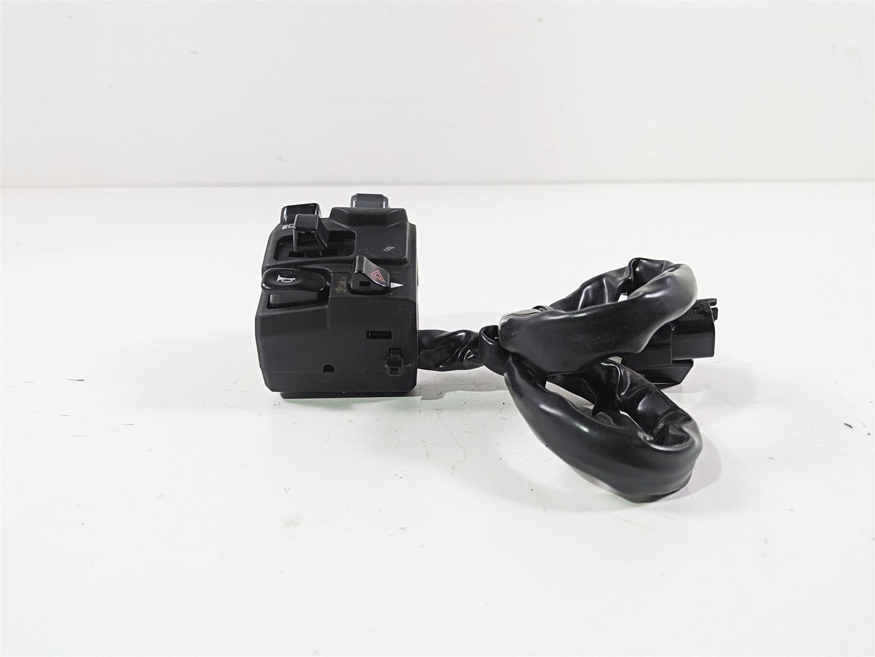 2023 Kawasaki ZX1400 ZX14R Ninja Left Hand Light Mode Control Switch 46091-0622 {{ shop.shopifyCountryName }} - Mototech271