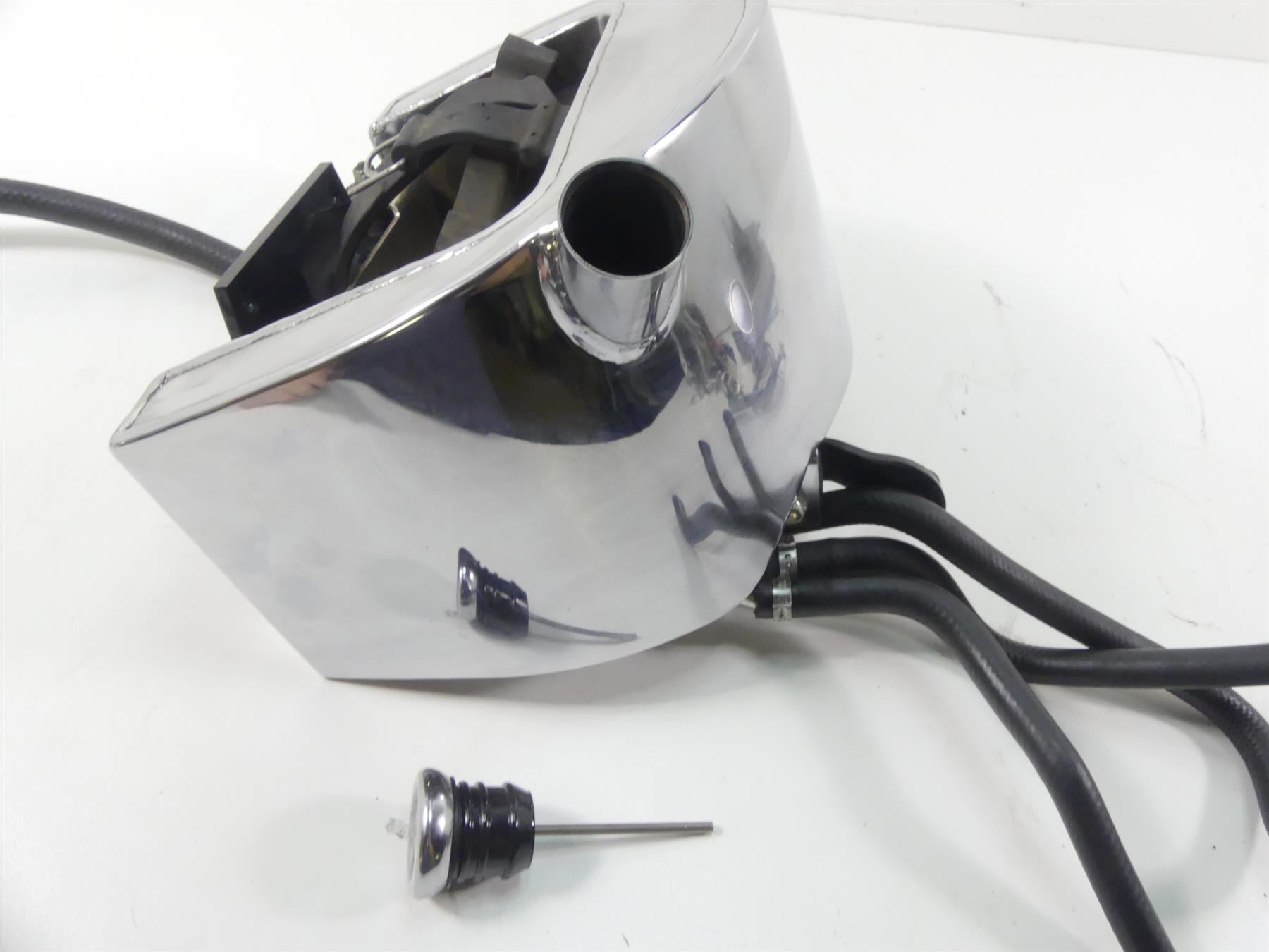 1993 Harley FXSTS Softail Springer Chrome Oil Tank Reservoir + Lines 62498-91 {{ shop.shopifyCountryName }} - Mototech271