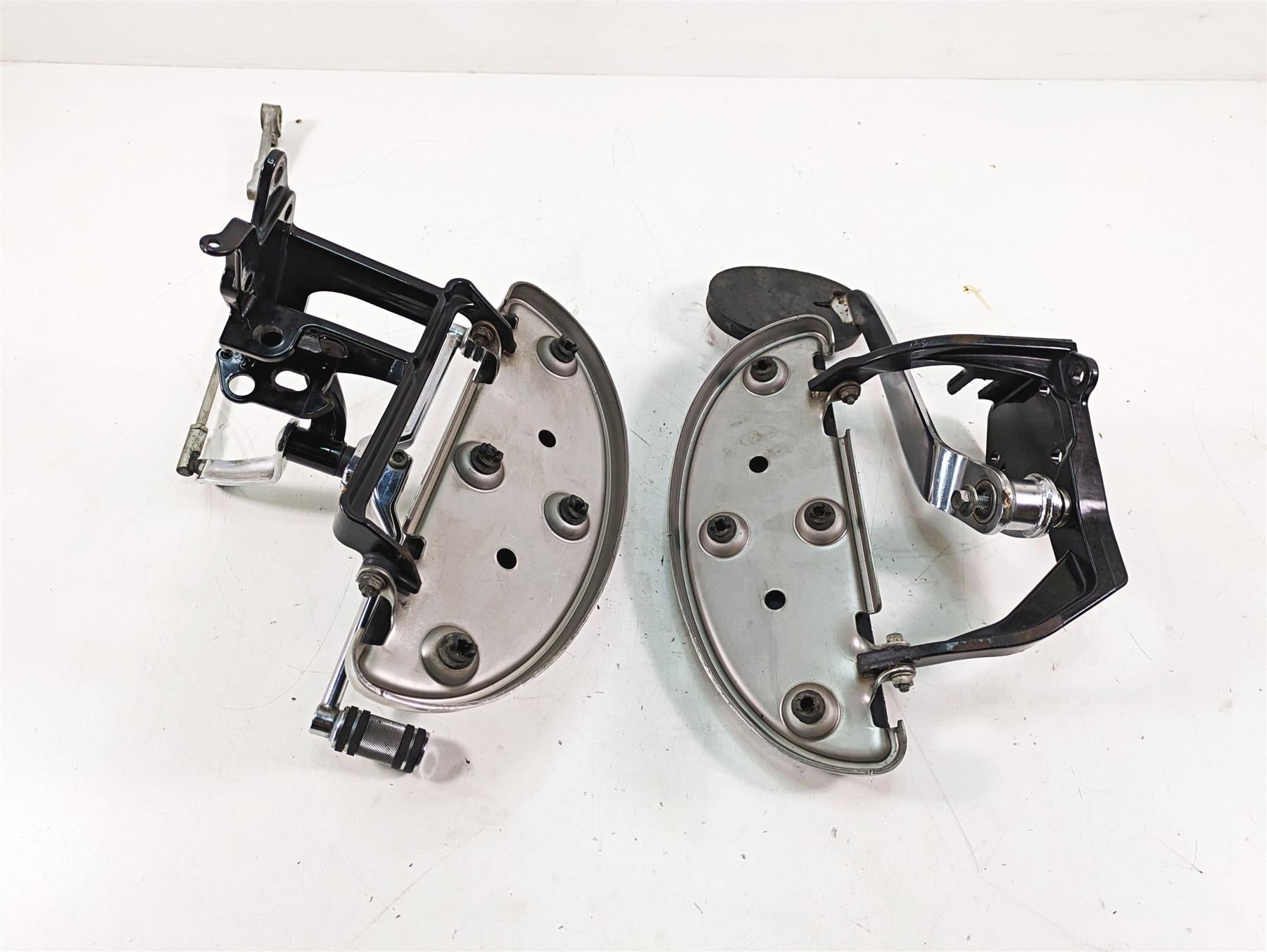 2013 Harley Softail FLSTC Heritage Classic Front Floorboard Lever Set 33630-07A {{ shop.shopifyCountryName }} - Mototech271