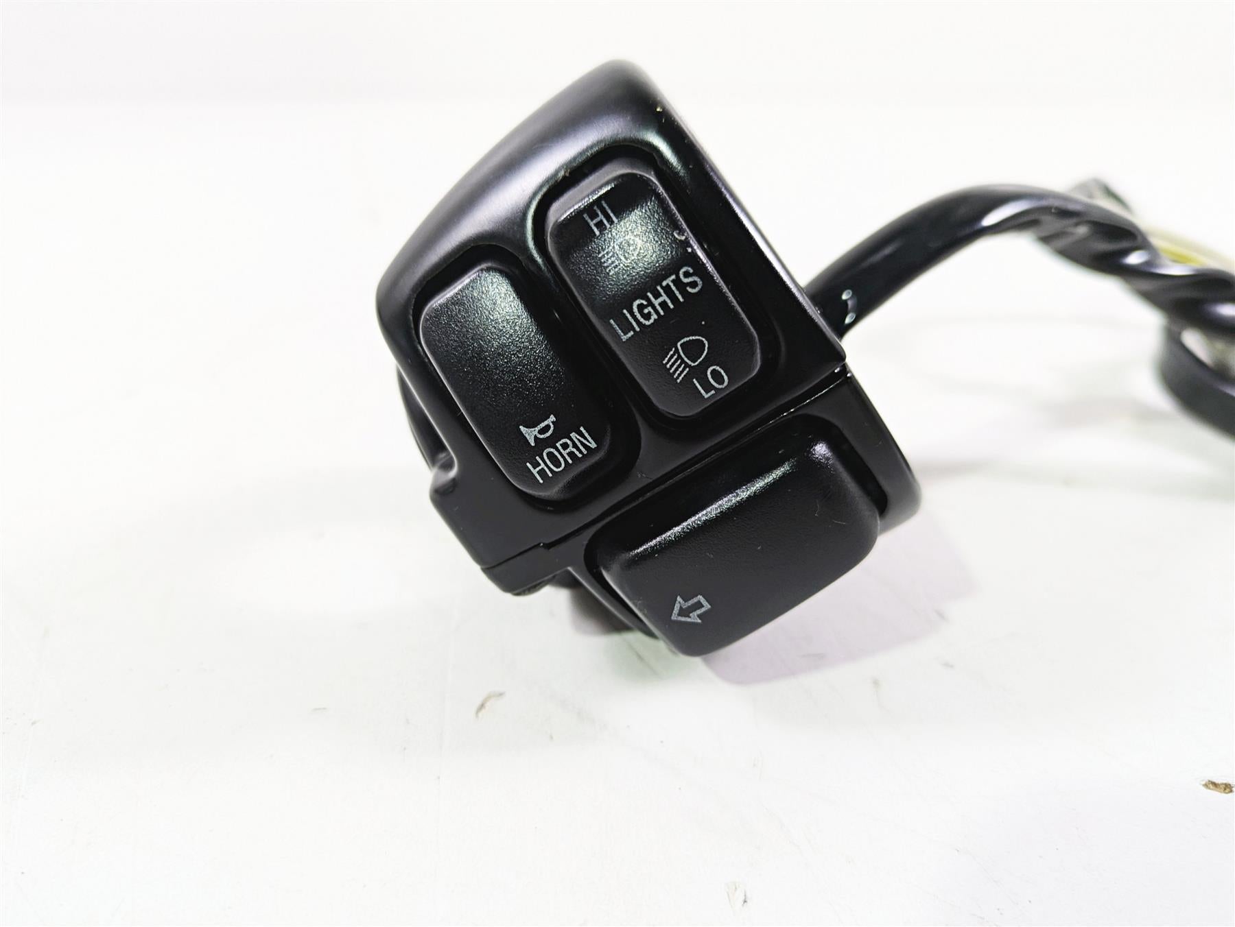 2006 Harley VRSCR Street V-Rod Left Hand Control Switch 71682-06A 71685-06A {{ shop.shopifyCountryName }} - Mototech271
