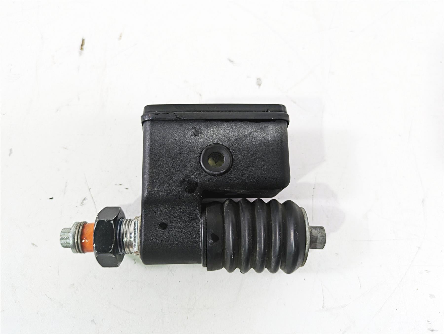 2003 Harley Dyna FXDL Low Rider 100TH Rear Brake Master Cylinder 42474-90C {{ shop.shopifyCountryName }} - Mototech271
