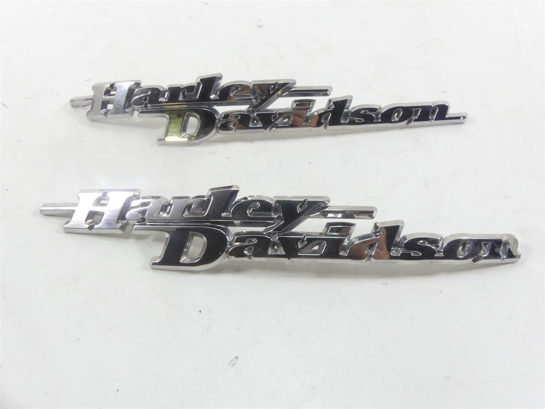2010 Harley Touring FLHX Street Glide Left Right Tank Emblems Badge Set 61830-08 {{ shop.shopifyCountryName }} - Mototech271