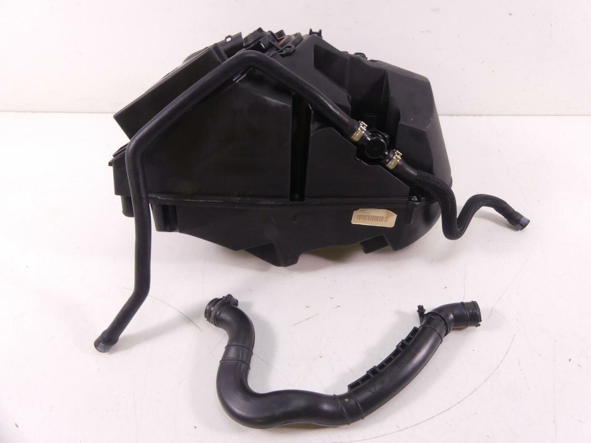 2020 Ducati Monster 1200 S Air Box & Filter Assembly M1008 44213111A 24612162A {{ shop.shopifyCountryName }} - Mototech271