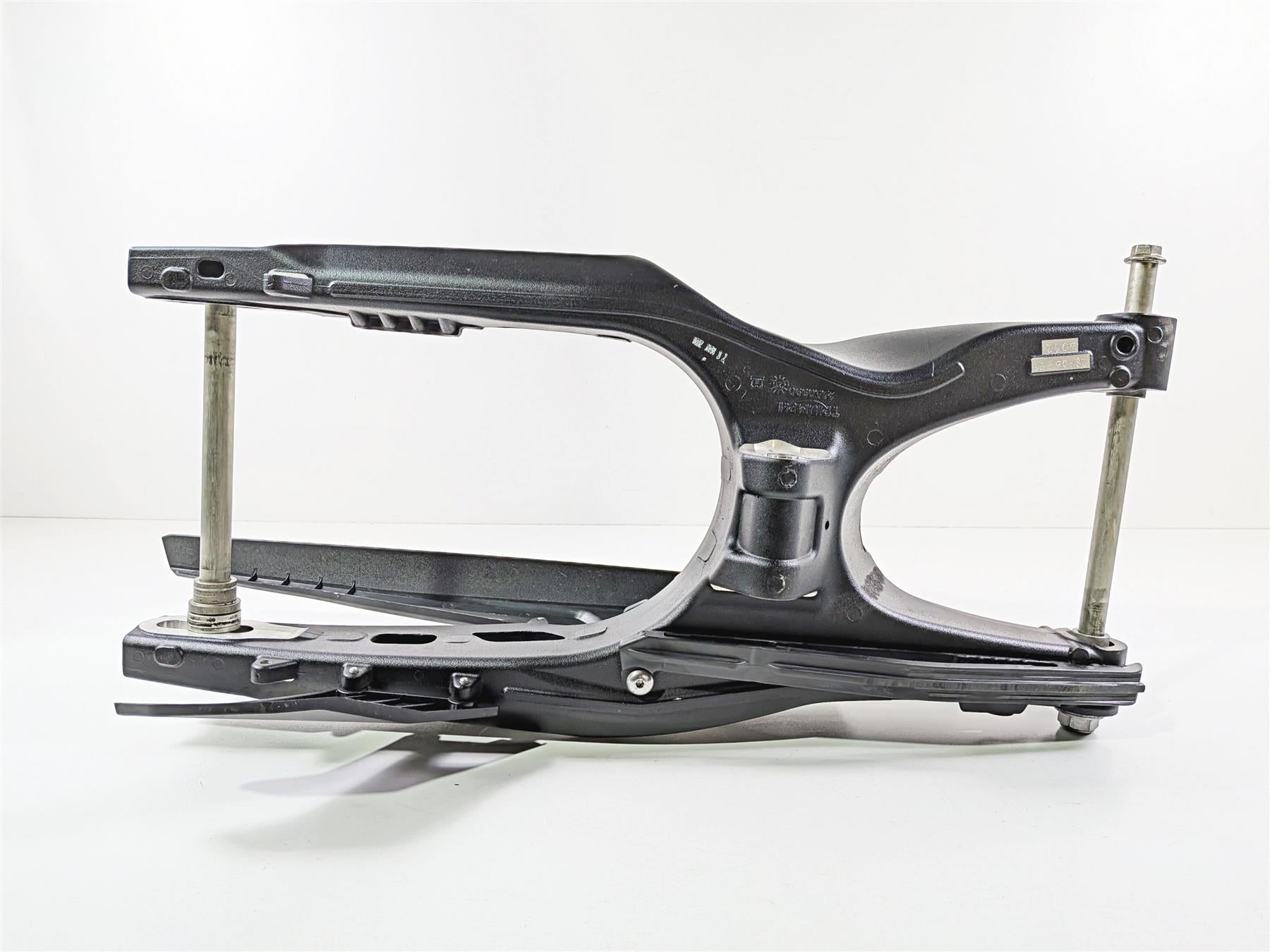 2022 Triumph Tiger 900 GT Pro Rear Swingarm Swing Arm & Axle T2050983 {{ shop.shopifyCountryName }} - Mototech271