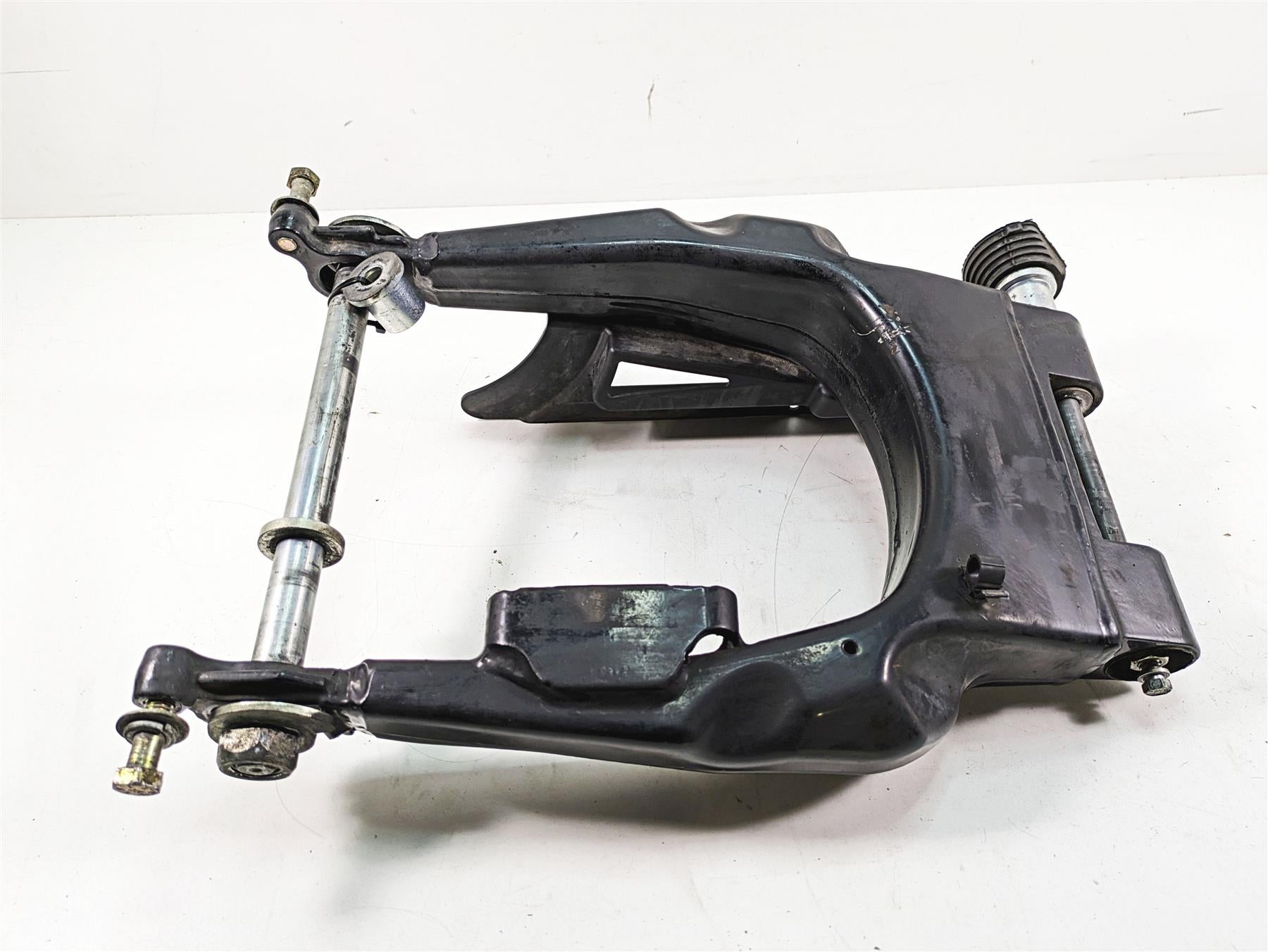2011 Harley Touring FLTRU Road Glide Rear Swing Arm Swingarm 47549-09A {{ shop.shopifyCountryName }} - Mototech271