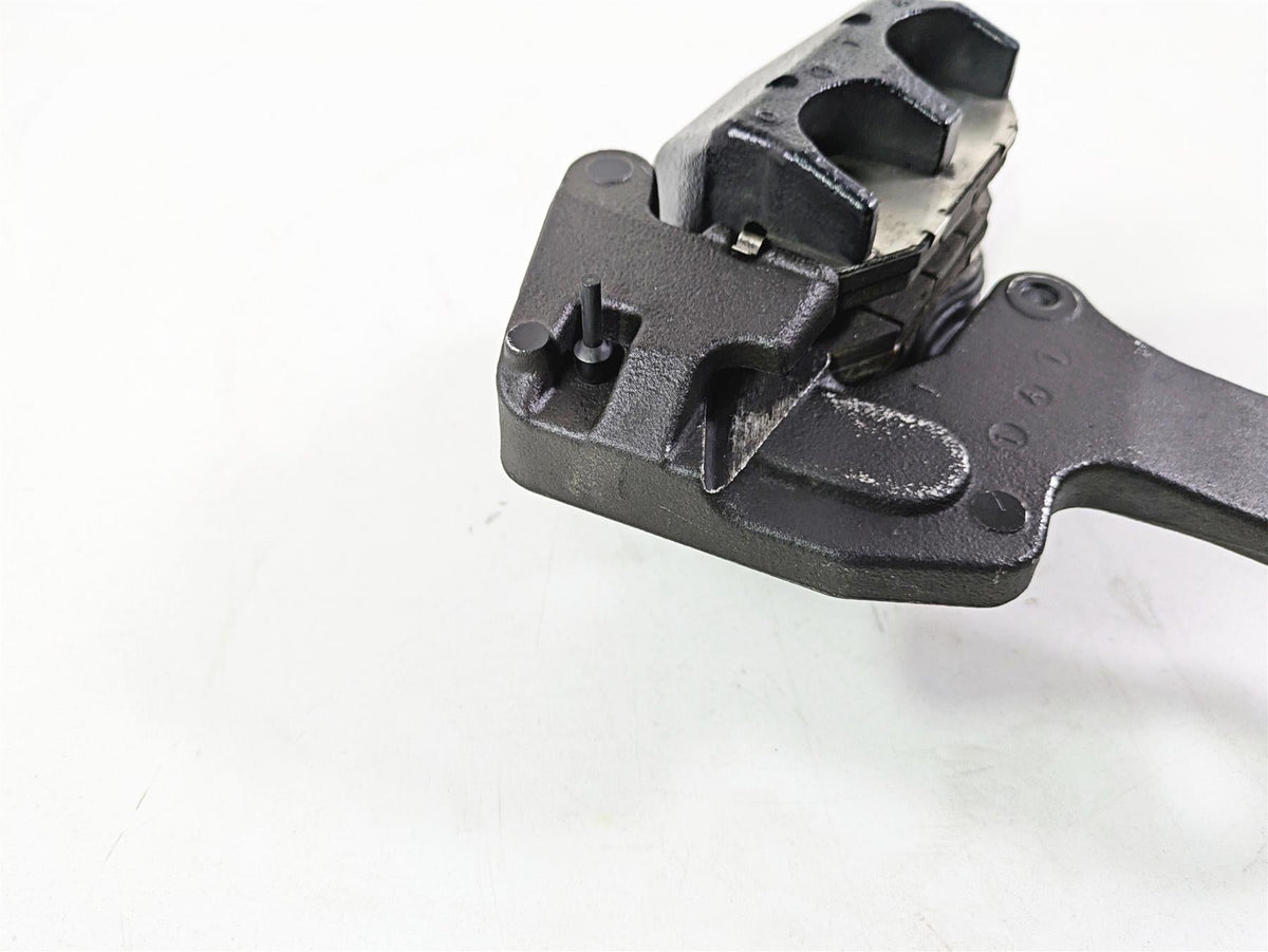 2020 Harley Softail FXST Standard Rear Brake Caliper & Bracket 41300192 {{ shop.shopifyCountryName }} - Mototech271