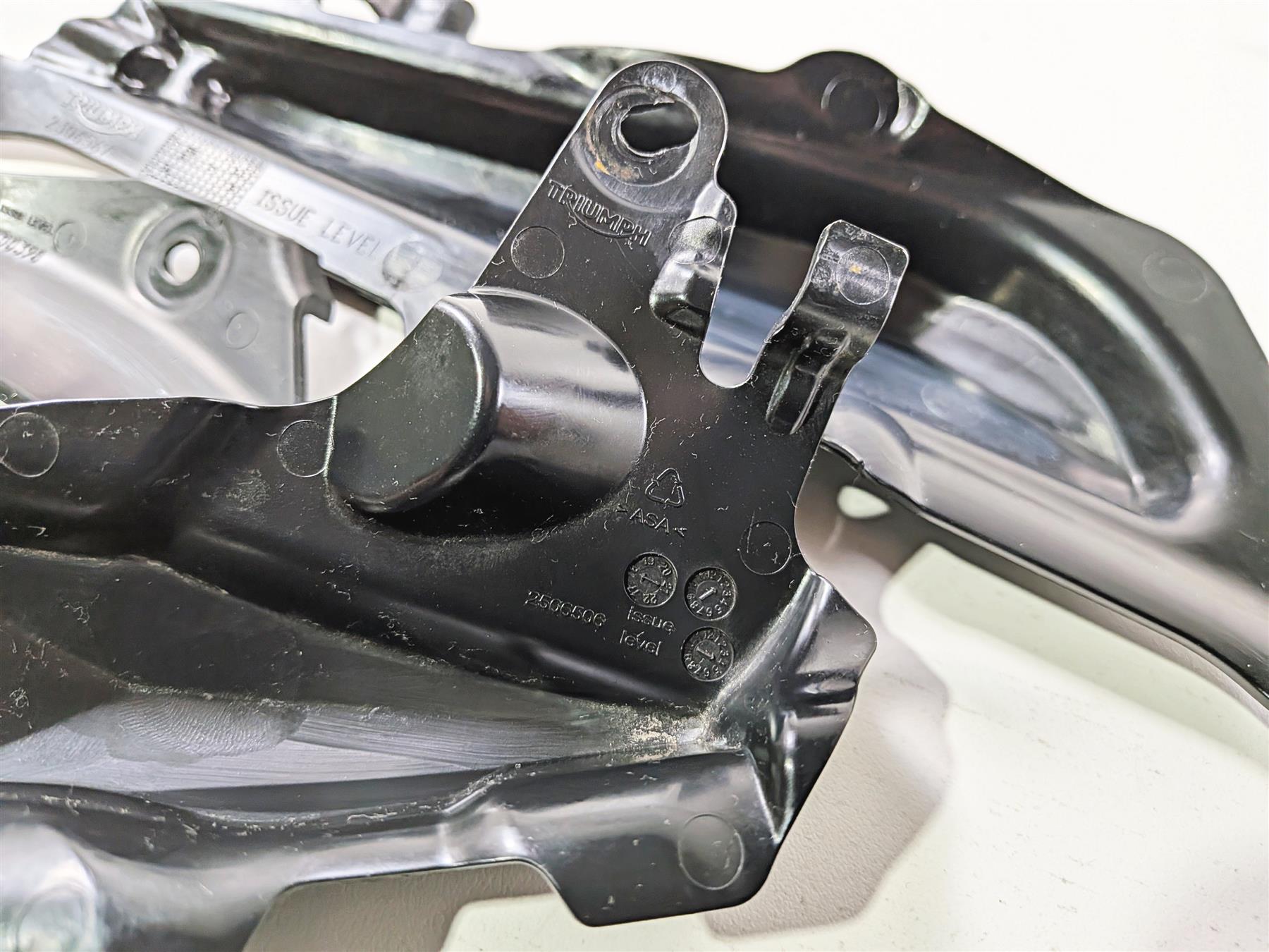 2019 Triumph Speed Triple RS 1050 All Frame Infill Covers Fairing Set T2306567 {{ shop.shopifyCountryName }} - Mototech271