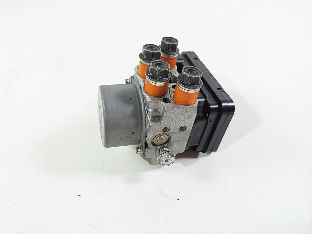 2020 Kawasaki Z900 ZR900 Abs Brake Pump Unit Module 16082-0810 {{ shop.shopifyCountryName }} - Mototech271